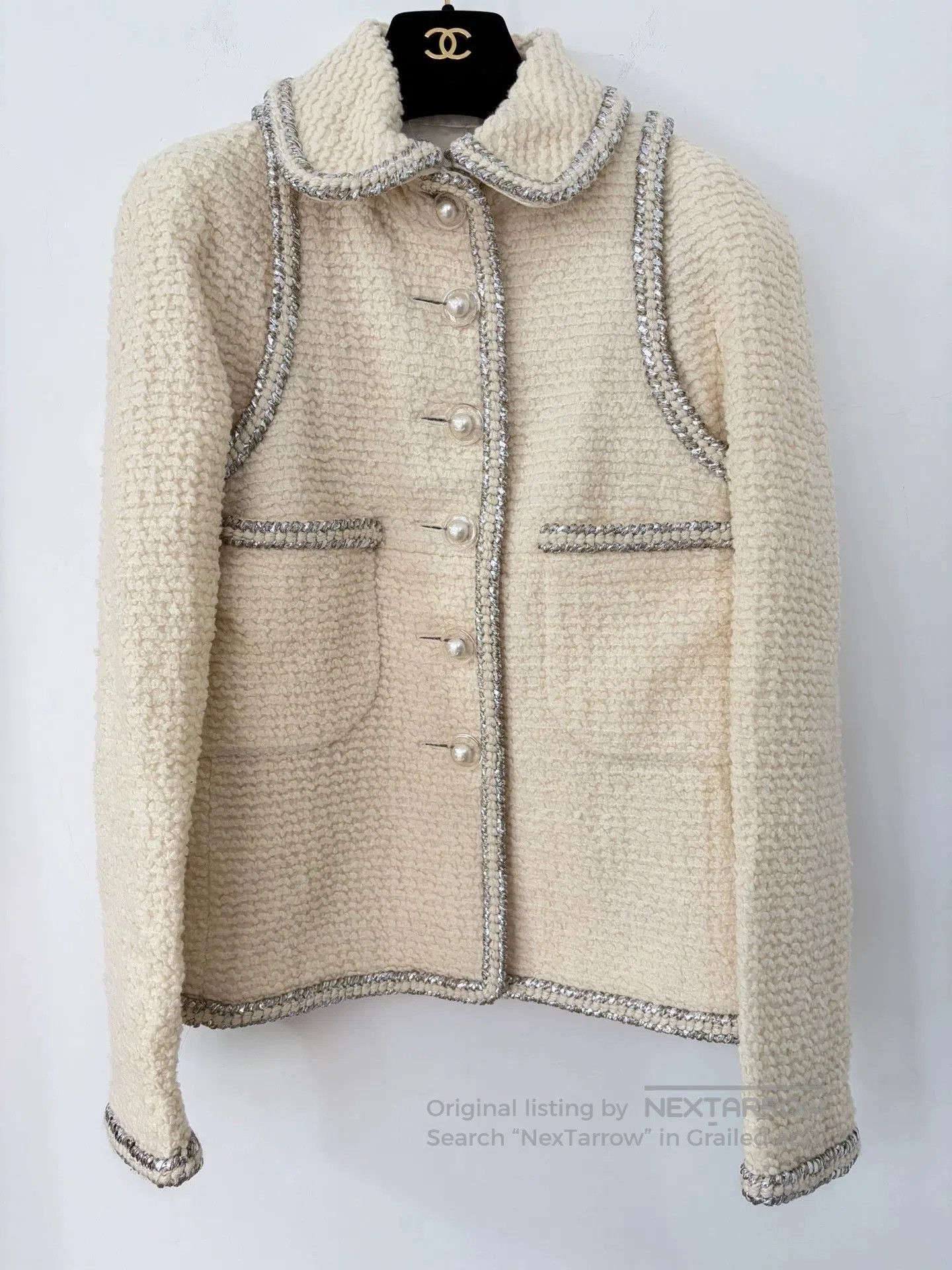 Chanel Chanel Beige Tweed Pearl Button Jacket. Size US S / EU 44-46 / 1 - 1 Thumbnail