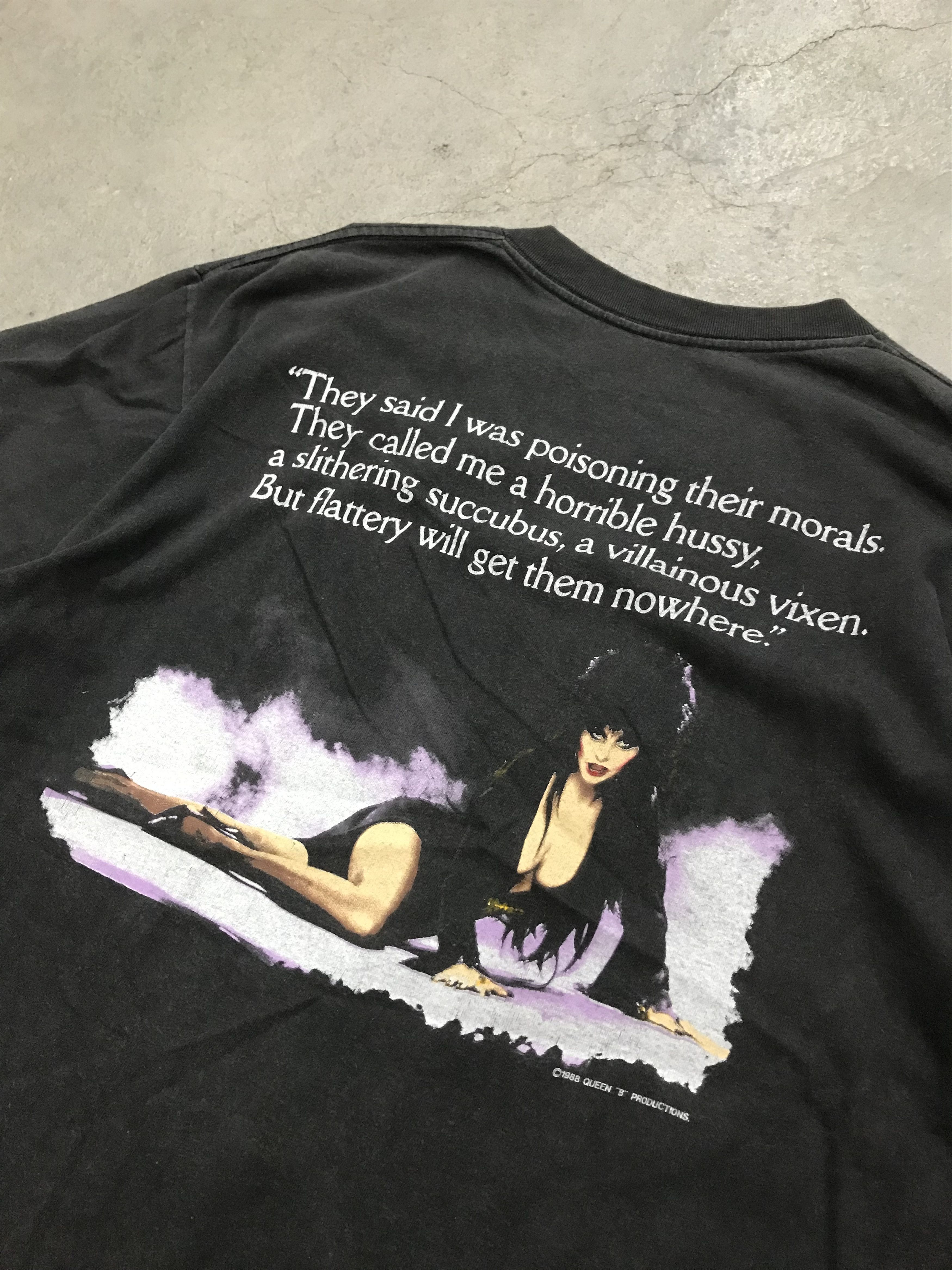 Other Vintage Elvira Mistress of the Dark T-Shirt Size US L / EU 52-54 / 3 - 8 Thumbnail