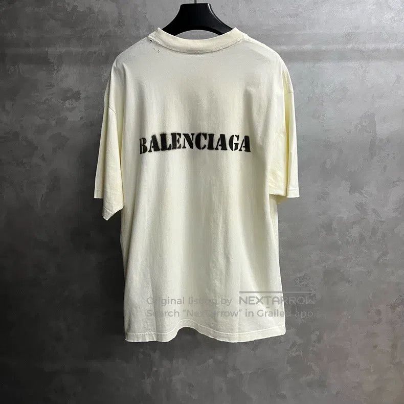 Balenciaga Balenciaga White Letter Round Neck Faded Effect Straight L Size US M / EU 48-50 / 2 - 5 Thumbnail