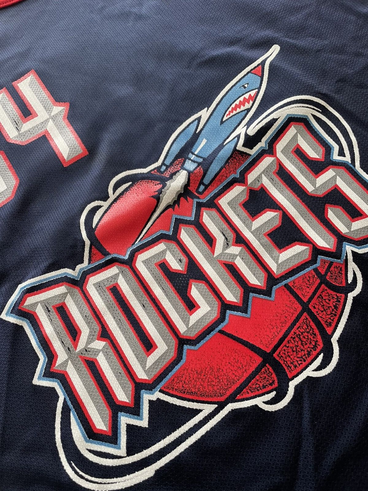 Champion × Vintage Vintage Houston Rockets Hakeem Olajuwon Champion #34Size 40 Size US M / EU 48-50 / 2 - 3 Thumbnail