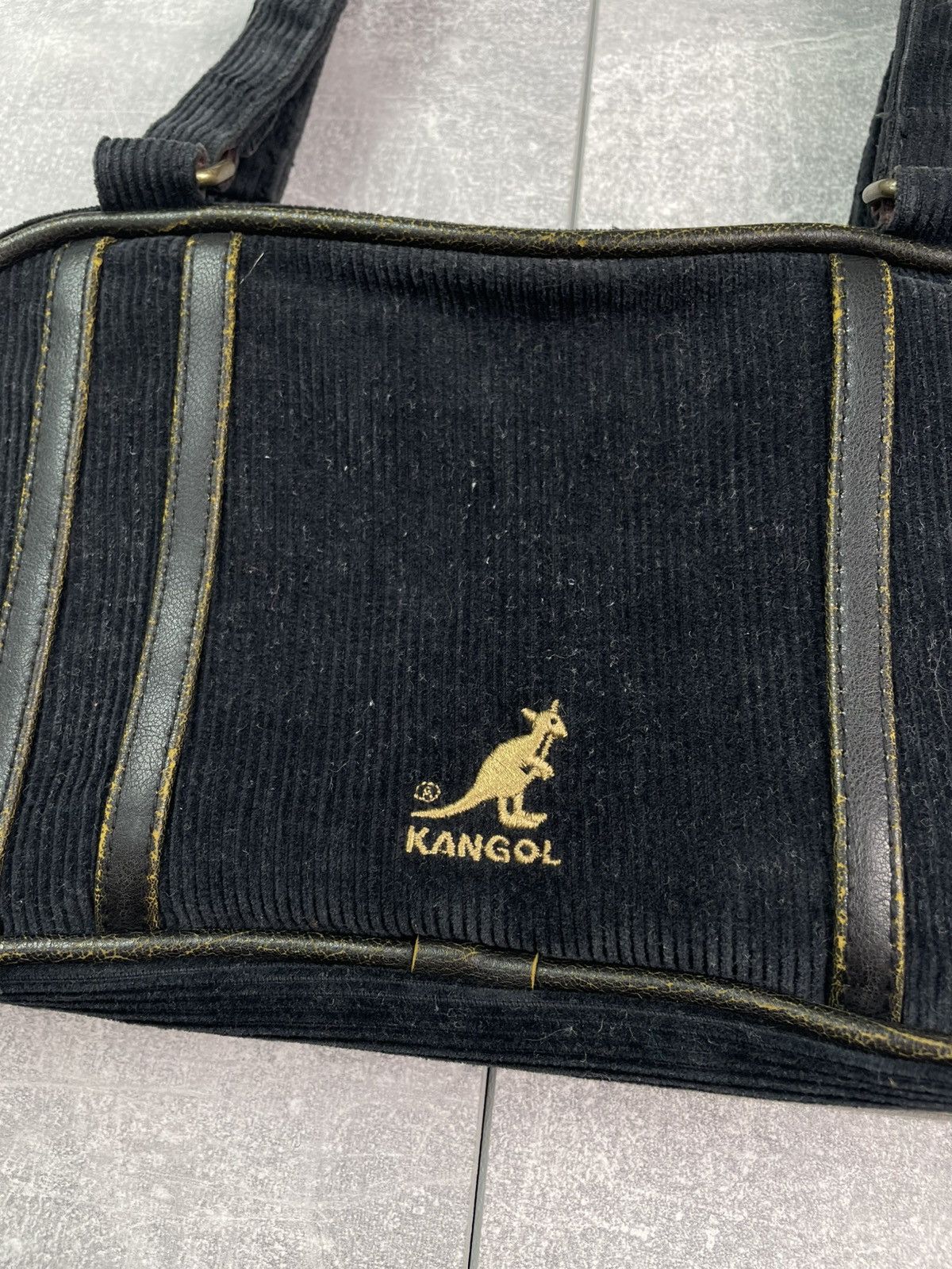 Kangol Kangol Y2K Velour Shoulder Bag Vintage Size ONE SIZE - 4 Thumbnail