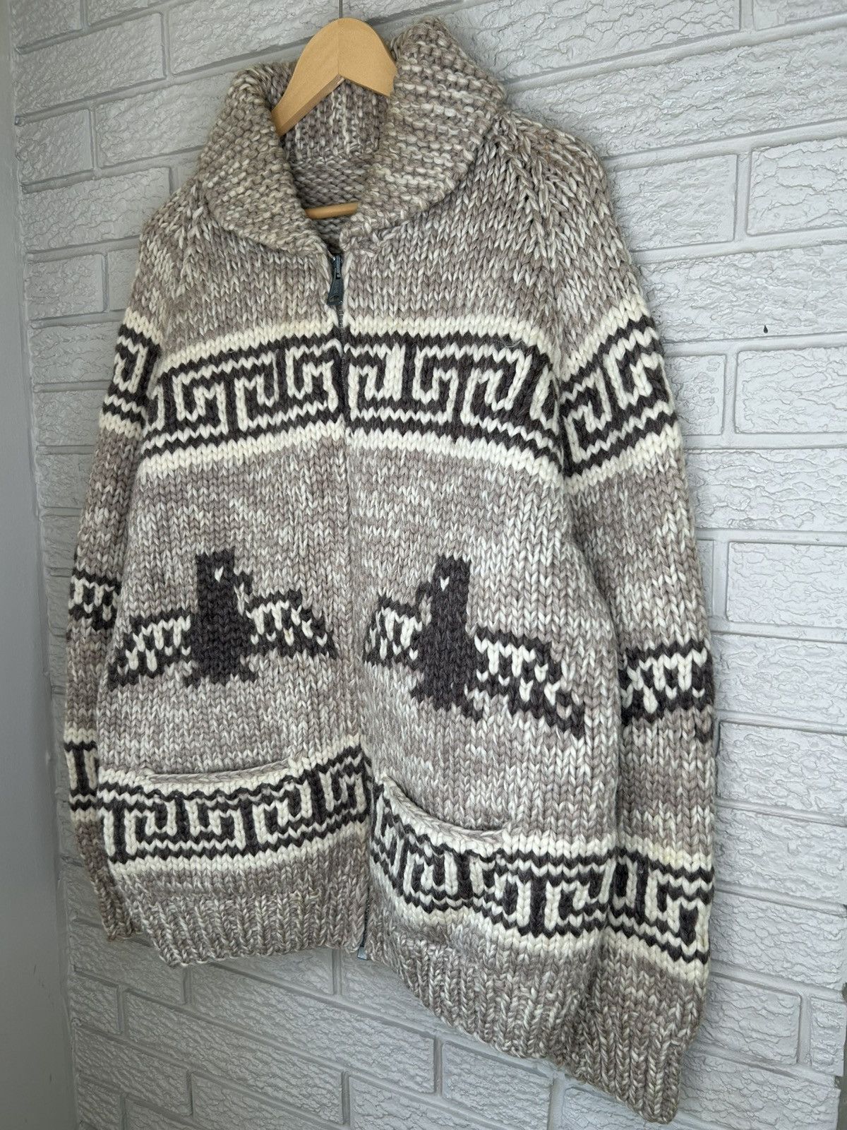 Vintage Vintage 60s Cowichan Thunderbird Hand Knit Wool Zip Up Size US L / EU 52-54 / 3 - 6 Thumbnail