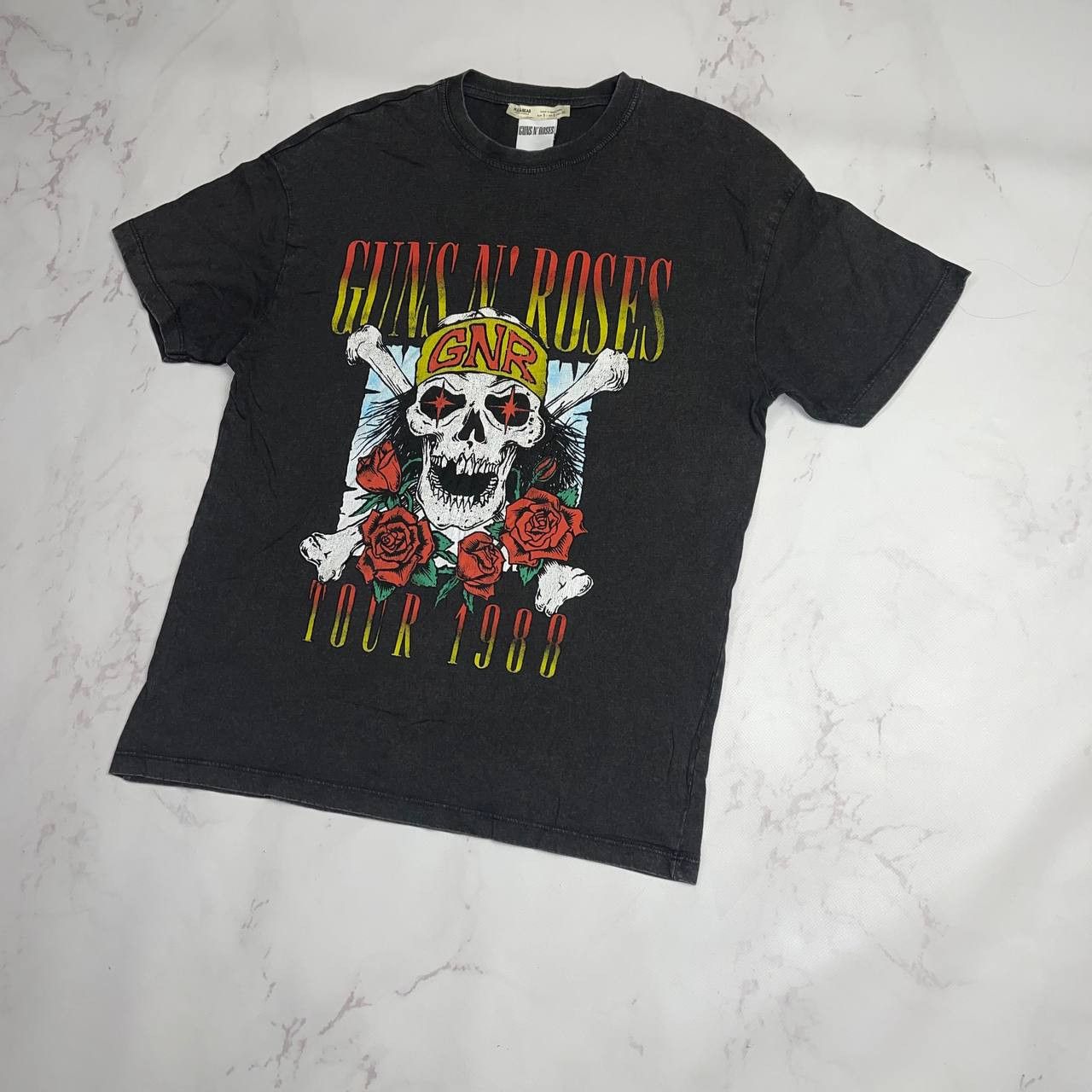 Vintage Vintage Guns N' Roses band t-shirt Size S Size US S / EU 44-46 / 1 - 3 Thumbnail