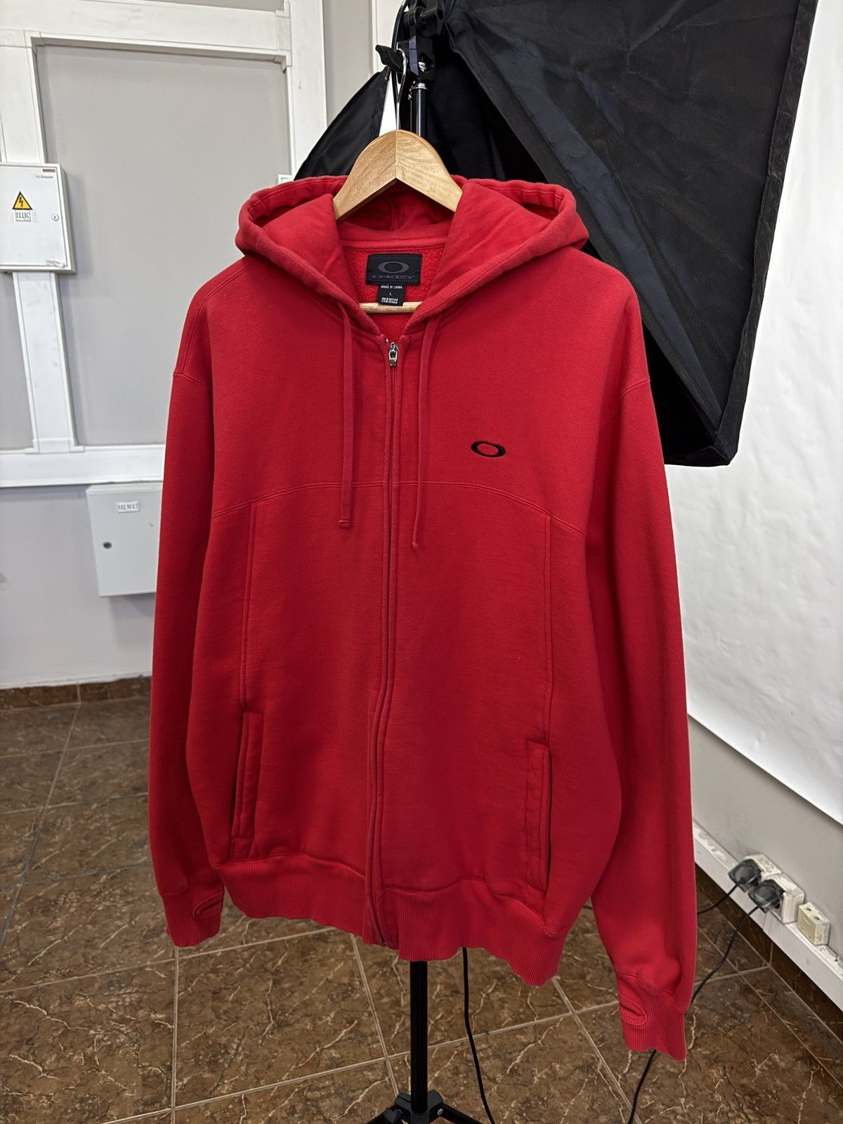 Oakley 🇺🇸 Vintage Y2K Oakley Outdoor Hoodie Rare Retro Hype Size US L / EU 52-54 / 3 - 1 Thumbnail