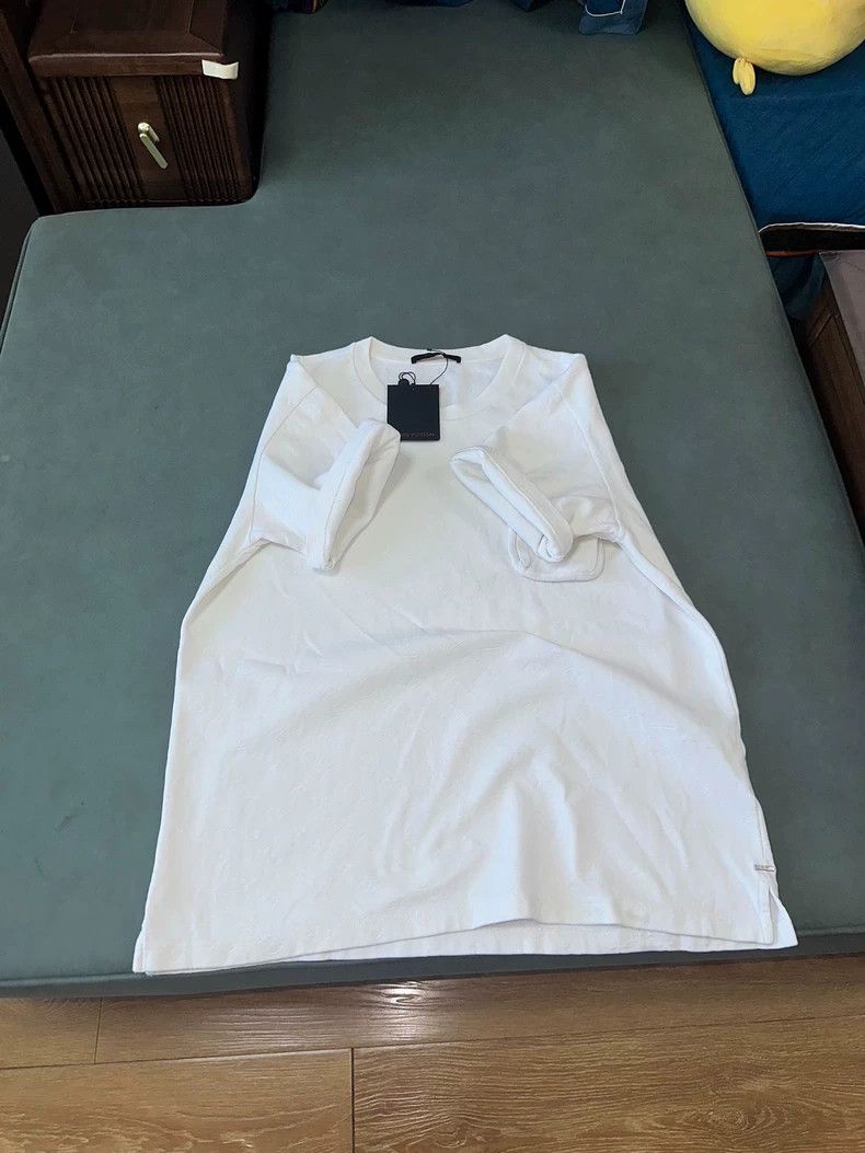 Louis Vuitton Louis Vuitton Monogram White Pocket Dark Print 3D Pocket Sh Size US XXL / EU 58 / 5 - 4 Thumbnail