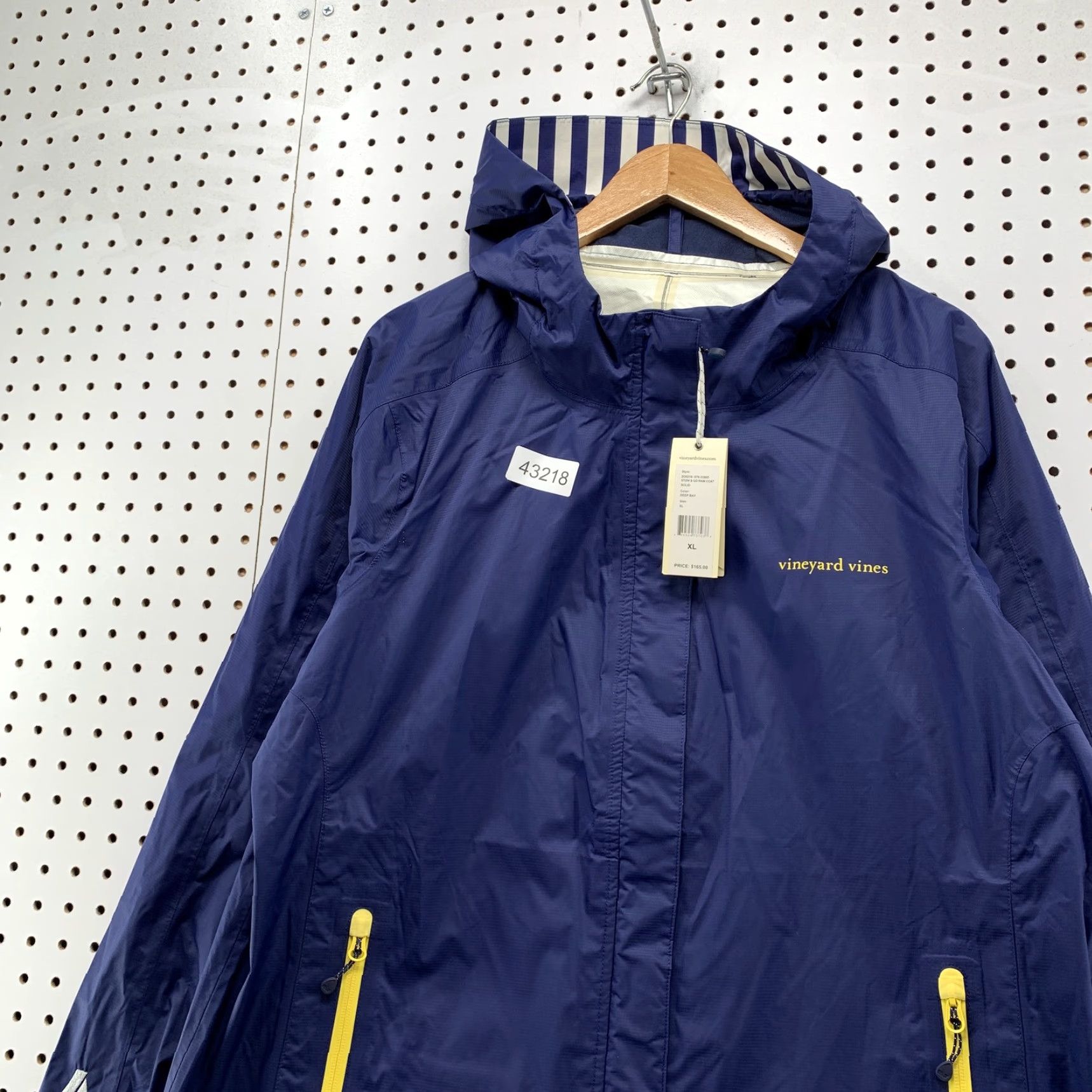 Vineyard Vines NEW Vineyard Vines Rain Coat Womens XL Blue Yellow Water Proof NWT 65 Size XL / US 12-14 / IT 48-50 - 2 Thumbnail