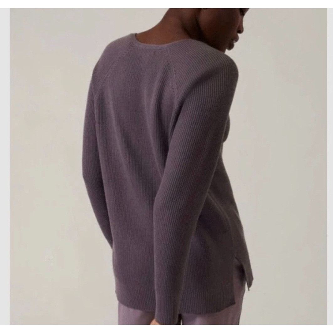 Athleta Athleta Refined V-Neck Sweater S Purple Merino Wool Blend Ri Size S / US 4 / IT 40 - 2 Thumbnail