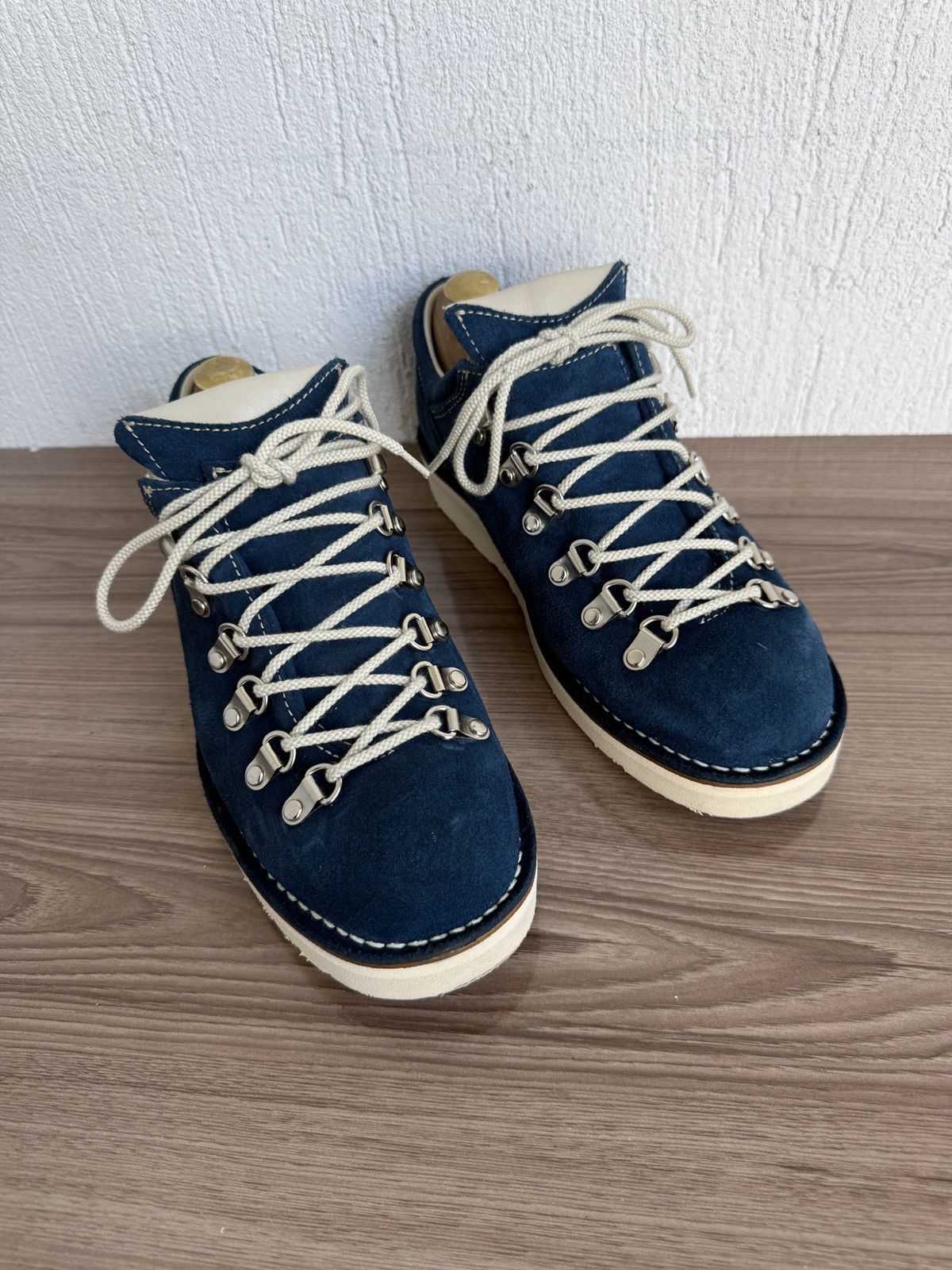 Danner 😮‍💨🥶suede mountain ridge boots Size US 9 / EU 42 - 11 Thumbnail