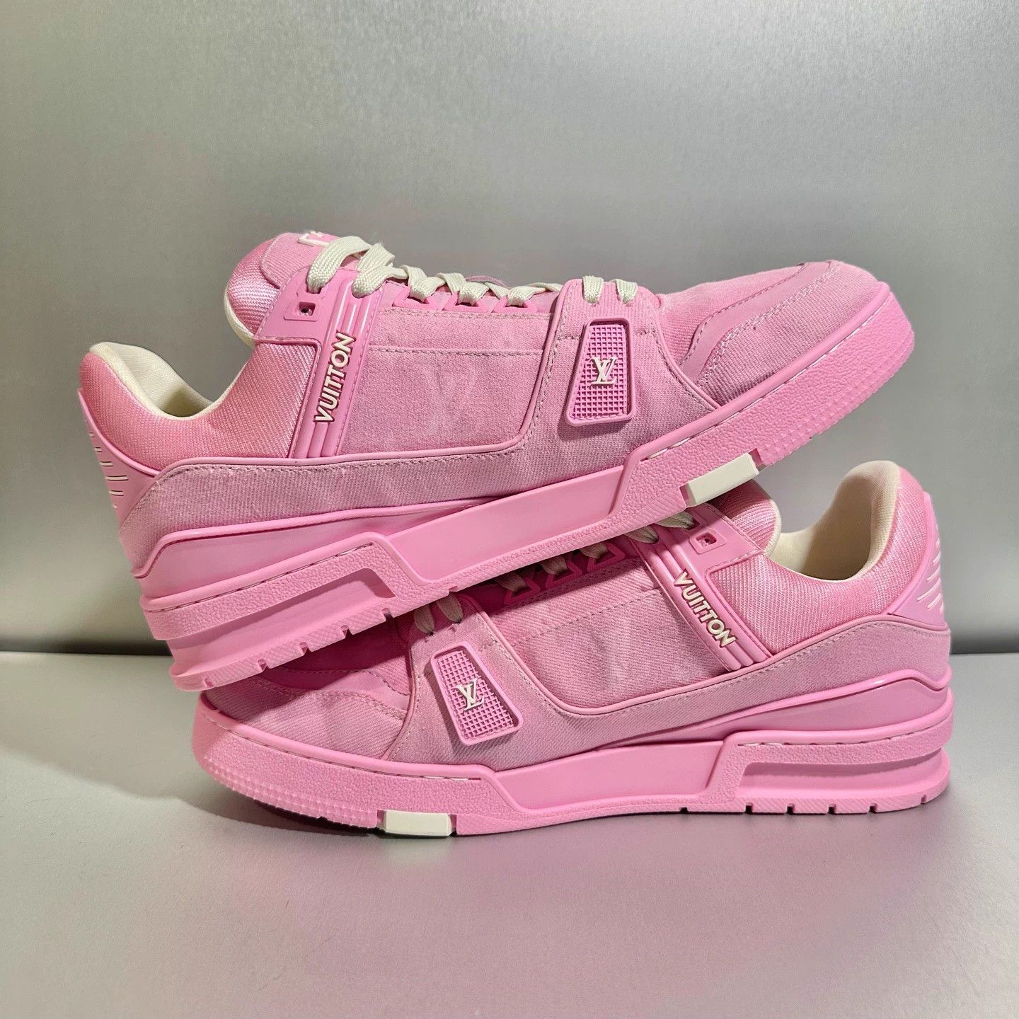 Louis Vuitton Louis Vuitton Trainer 25 New Pink Denim 9/43 Mint Size US 9 / EU 42 - 4 Thumbnail