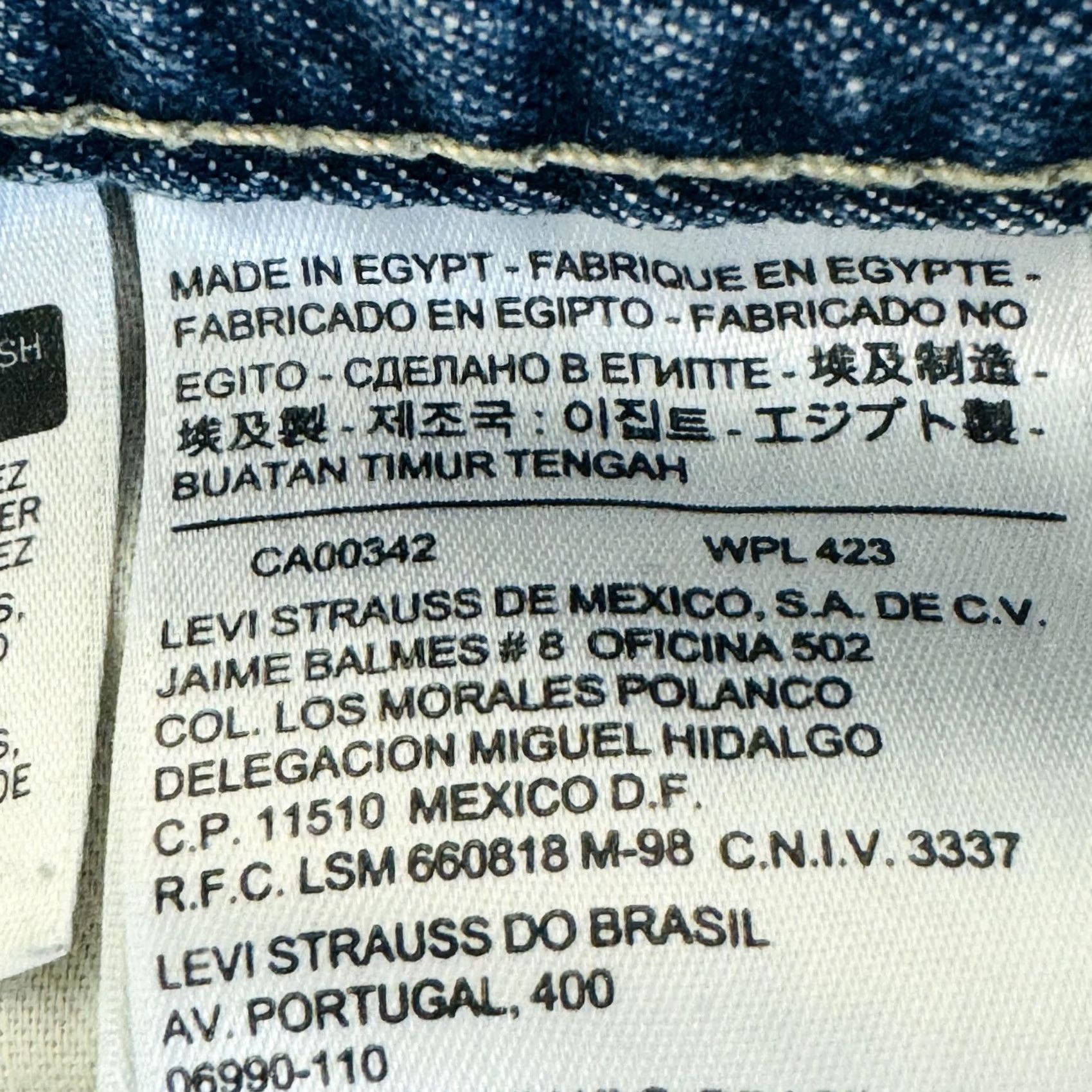 CO Levi Strauss & Co Denim Jean Bermuda Shorts Mens 38 Blue Cutoff Raw Hem 5-Pocket Zipper Button Denim Cotton Shorts Size US 38 / EU 54 - 7 Thumbnail