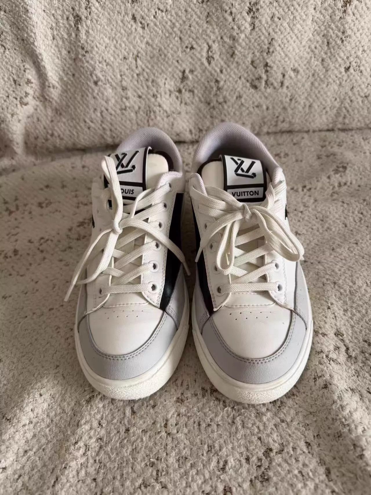 Louis Vuitton LV sneakers 37 EU like new Size US 6.5 / IT 36.5 - 2 Thumbnail