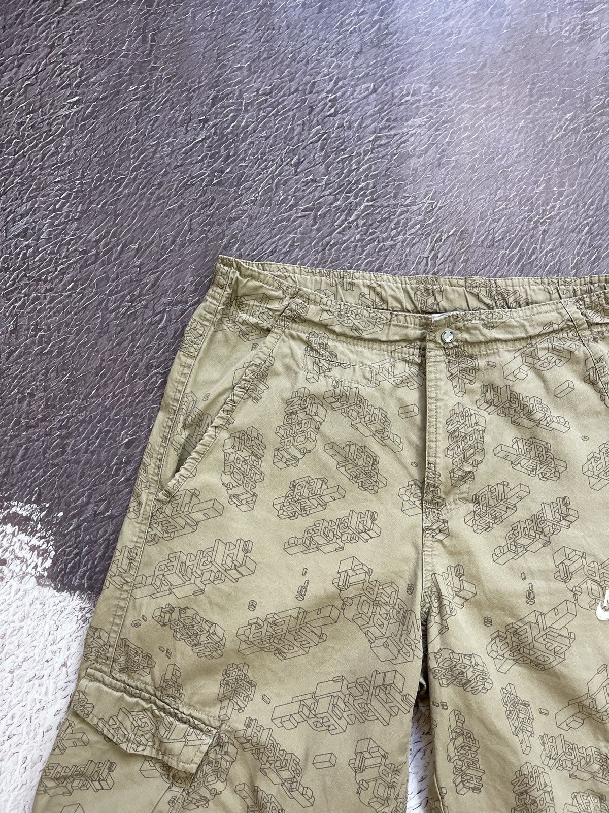 Nike Nike vintage y2k multi logo beige utility cargo shorts Size US 30 / EU 46 - 7 Thumbnail