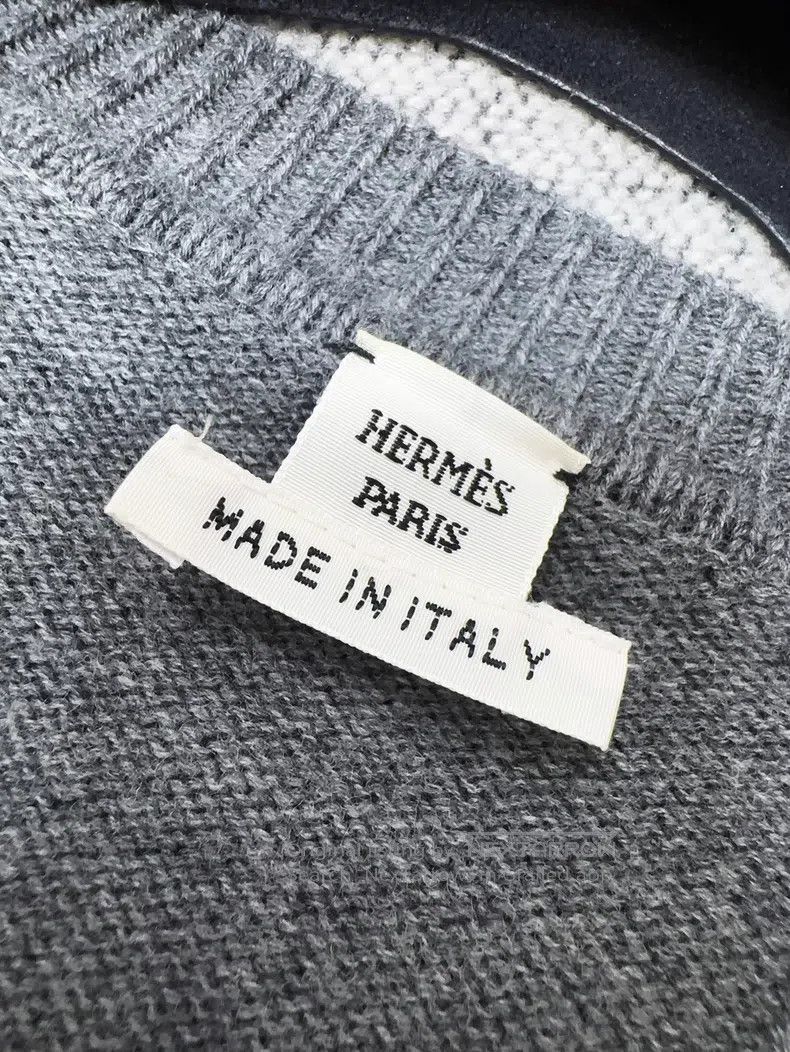 Hermes Hermes Grey V-neck H-stitch cotton round-neck top Size XXS / US 00 / IT 34 - 5 Thumbnail