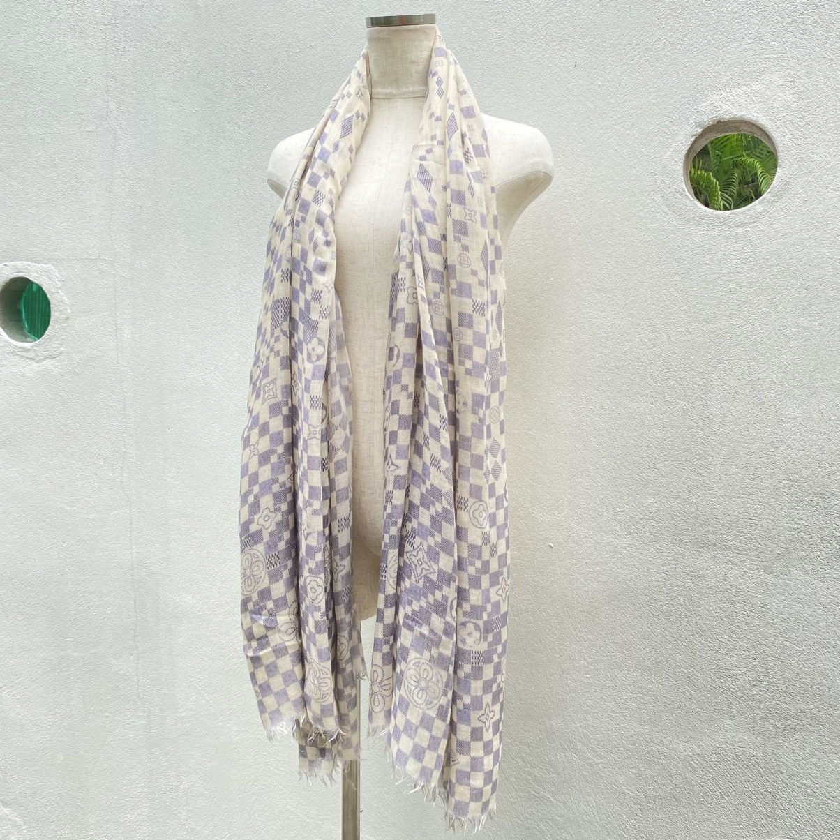 Louis Vuitton LOUIS VUITTON Lavender Checkered Blossom Scarf Size ONE SIZE - 3 Thumbnail