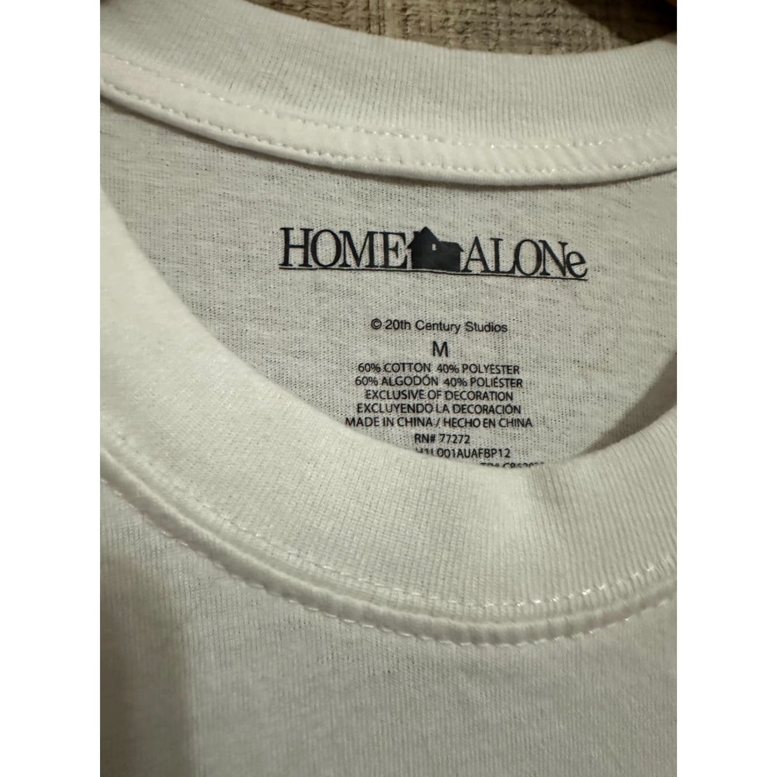 Vintage HOME ALONE T-Shirt Men Medium Gray Crew Neck Short Sleeve Kevin Marv Wet Bandits Merry Christmas ya filthy animal 90s Christmas Graphic Print Size US M / EU 48-50 / 2 - 3 Thumbnail