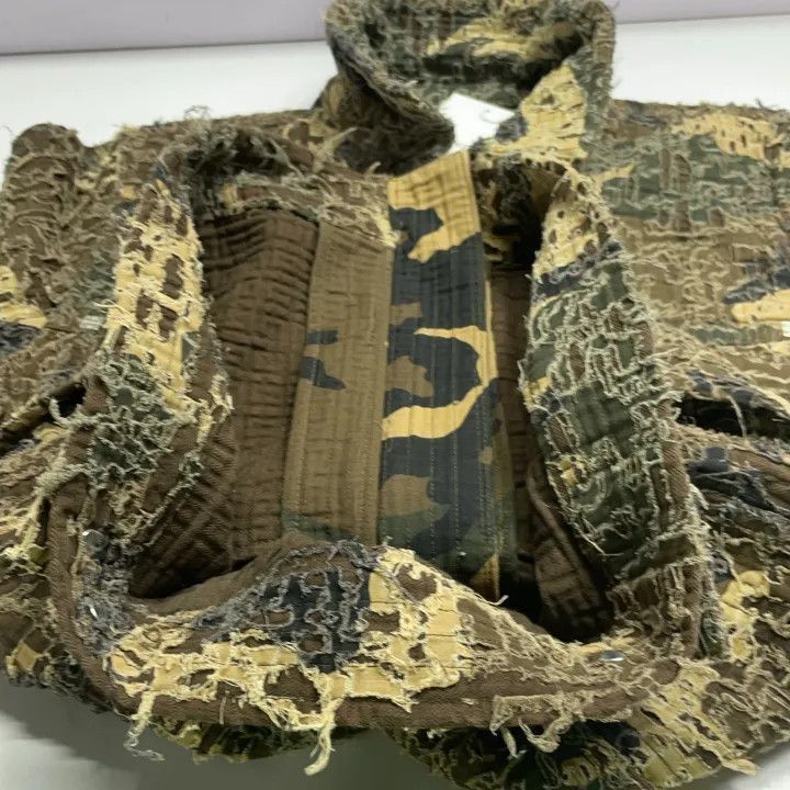Givenchy Givenchy Givenchy Camo Print ZipUp Jacket for Men -2507 Size US M / EU 48-50 / 2 - 9 Thumbnail