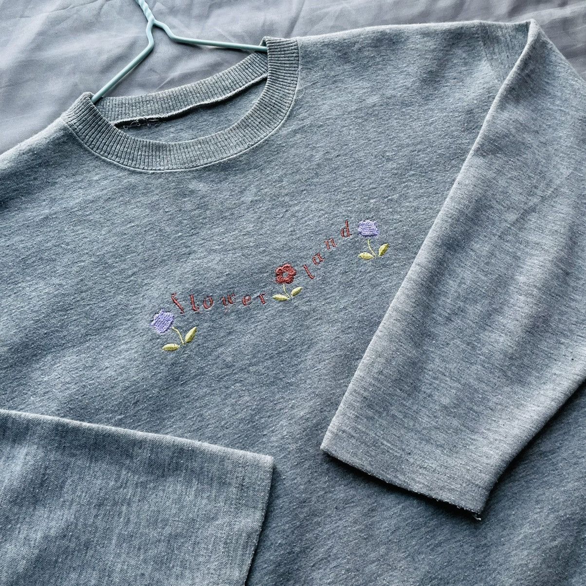 20471120 × Japanese Brand × Vintage Japanese Flower Land Embroidered Sweat Long Sleeve Size US M / EU 48-50 / 2 - 1 Thumbnail