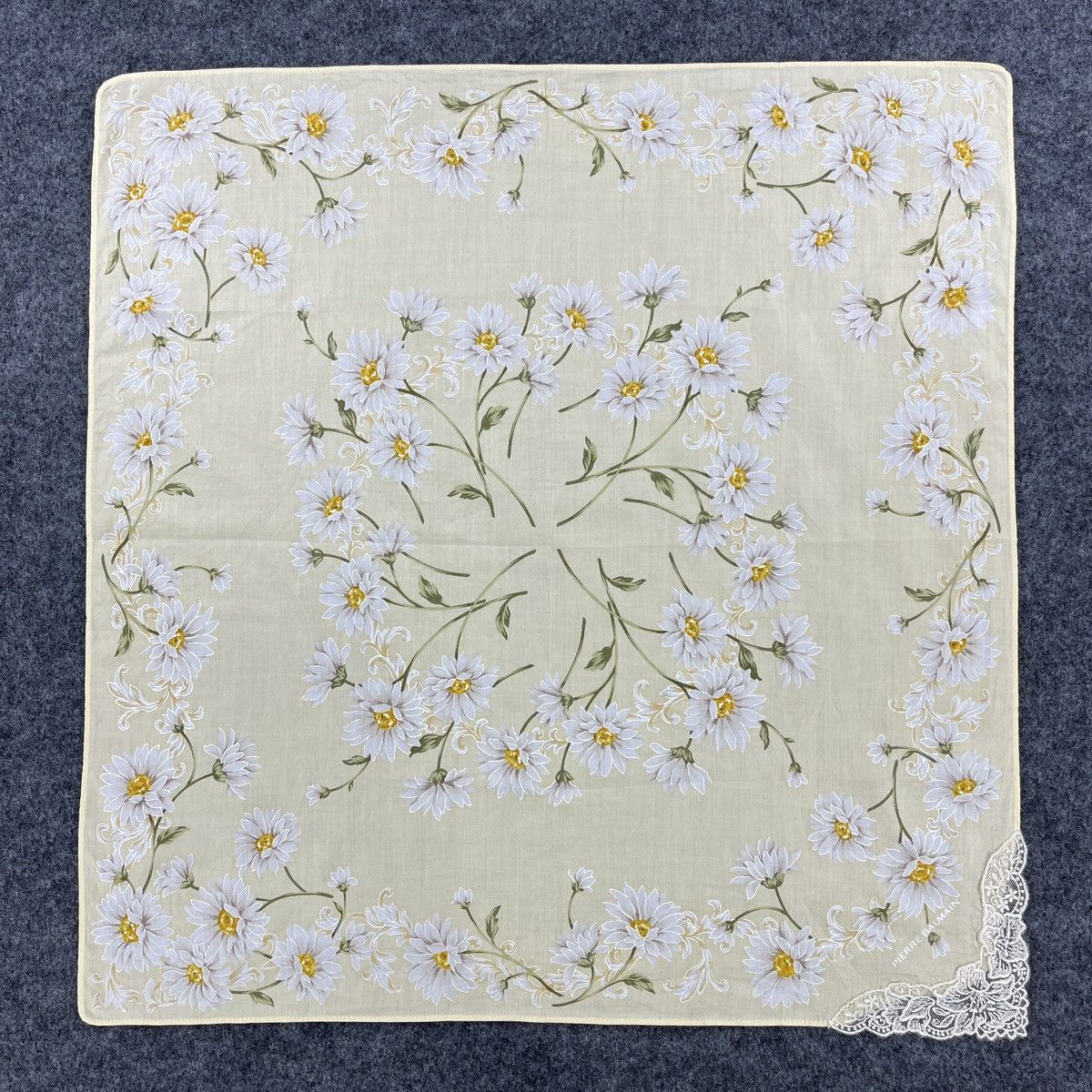 Pierre Balmain Pierre Balmain Handkerchief / Bandana / Neckerchief B471 Size ONE SIZE - 4 Thumbnail