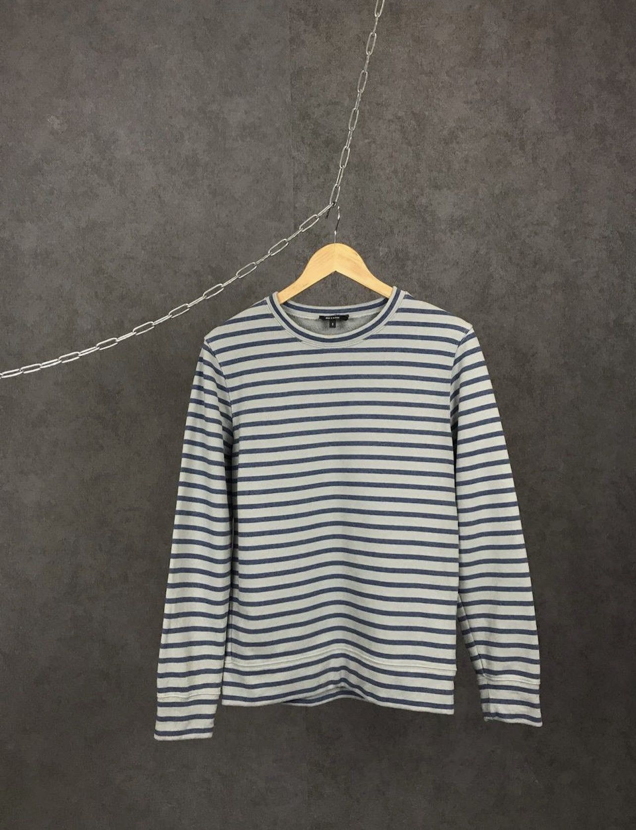 A.P.C. A.P.C luxury designer striped sweatshirt Size US S / EU 44-46 / 1 - 1 Thumbnail