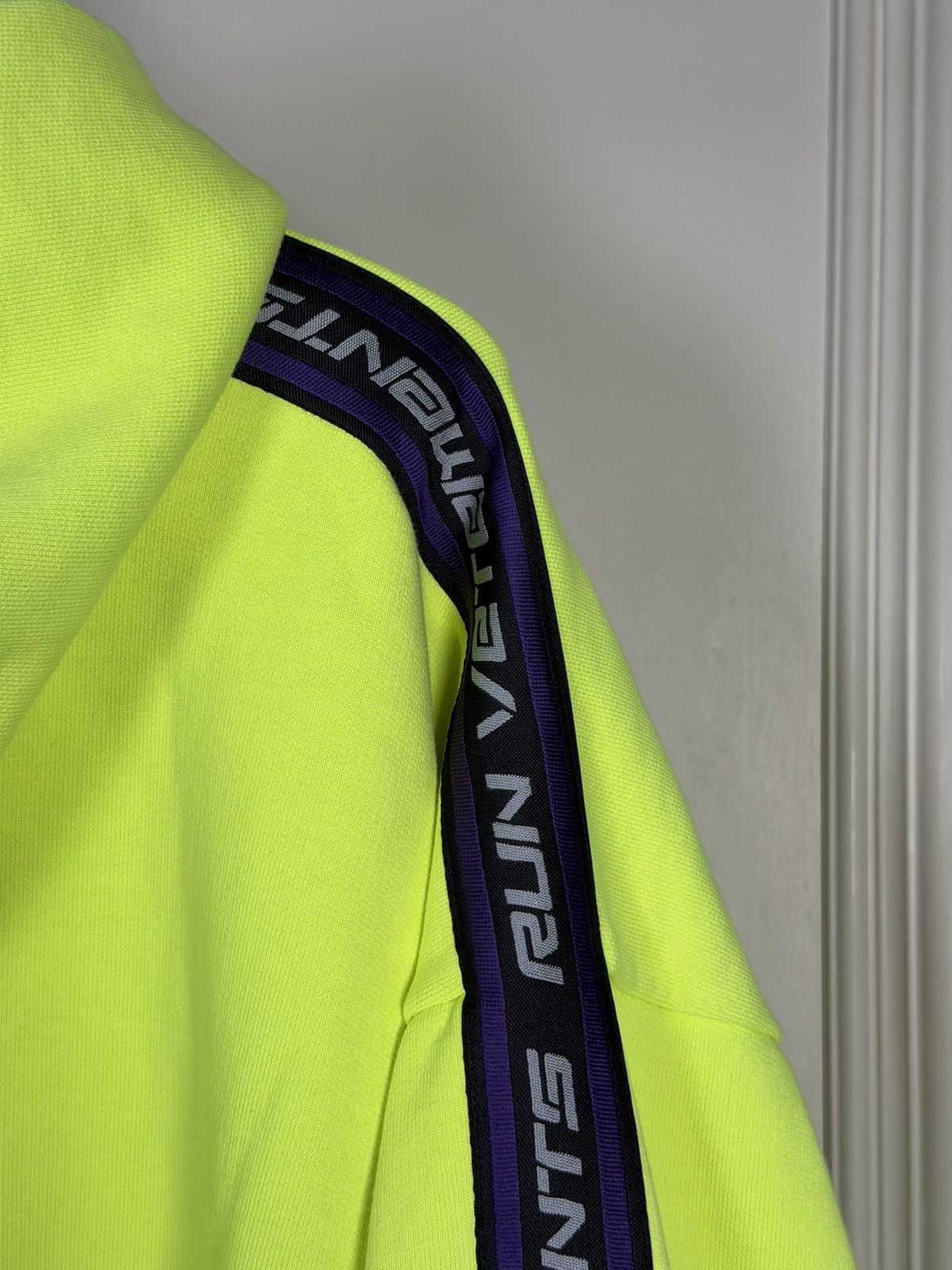 Vetements *RARE* VETEMENTS RUN TAPE LOGO OVERSIZED SWEATER HOODIE Size US M / EU 48-50 / 2 - 14 Thumbnail