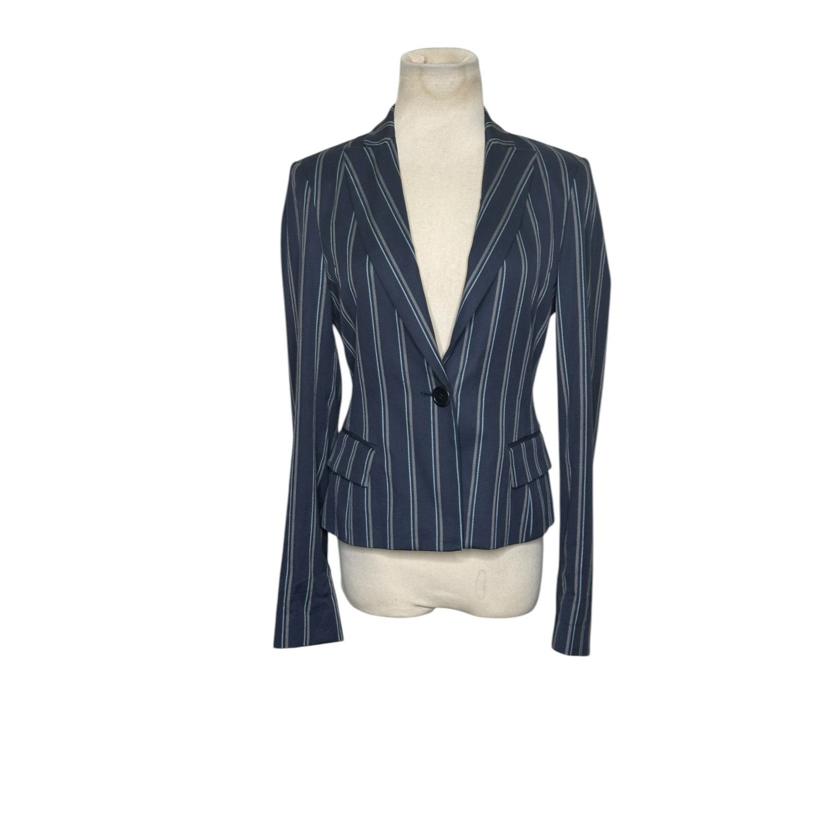 Bcbgmaxazria BCBGMaxAzria pinstripes long sleeves blazer size XS Size XS / US 0-2 / IT 36-38 - 13 Thumbnail