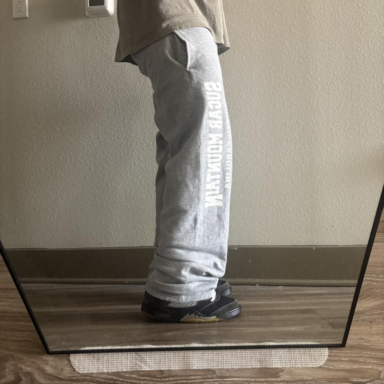 Vintage Crazy Vintage Y2K/2000s Baggy Light Grey Smokey Mountain Essential Sweatpants! Fits S Size US 28 / EU 44 - 2 Thumbnail