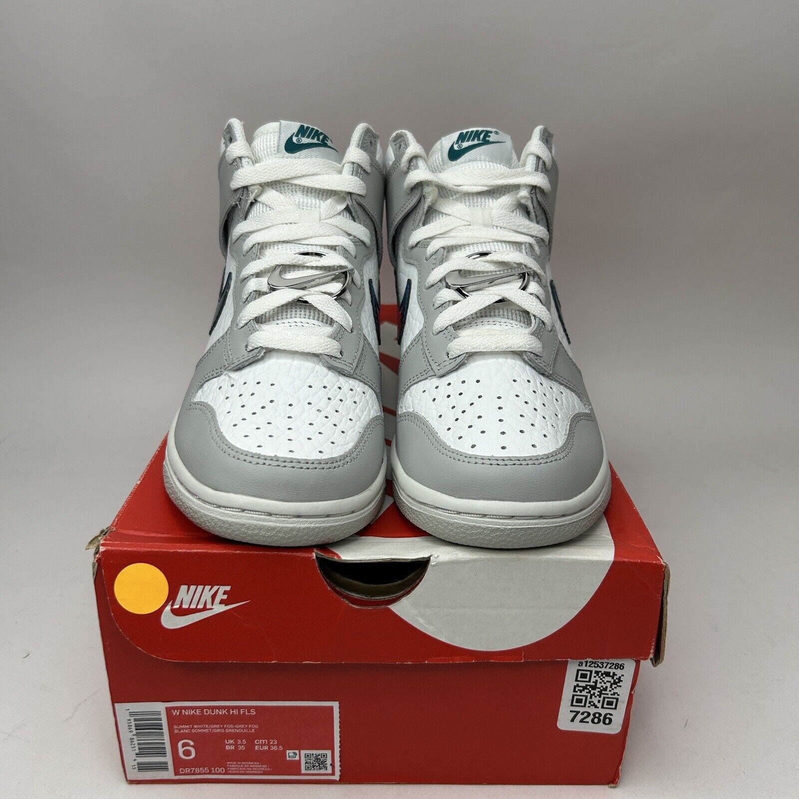 Nike Nike Dunk High WMNS FLS “Summit White Grey Fog” 2023 Size US 6 / IT 36 - 2 Thumbnail