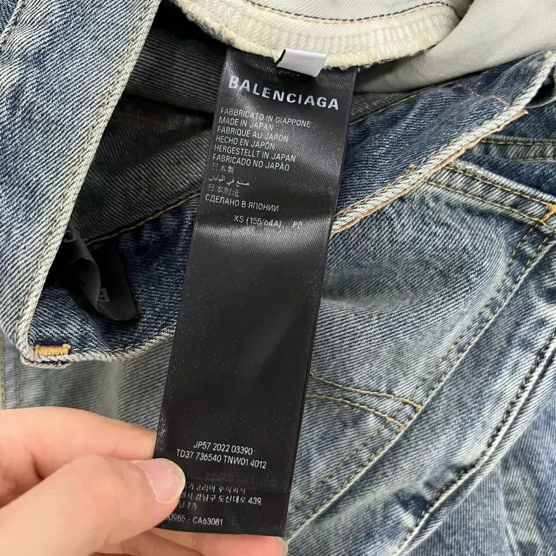 Balenciaga Balenciaga size XS Wash distressed denim pants Size US 27 - 4 Thumbnail