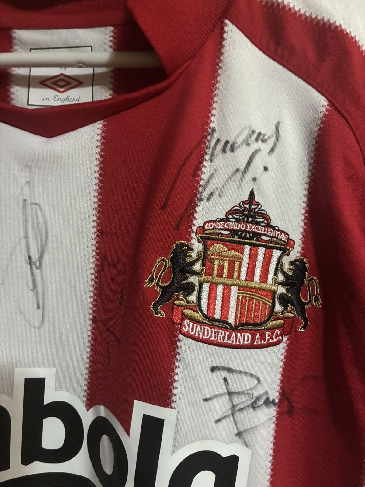 Umbro Sunderland AFC 2010-12 Home Jersey – Multi-Signed – Umbro Size US L / EU 52-54 / 3 - 4 Thumbnail