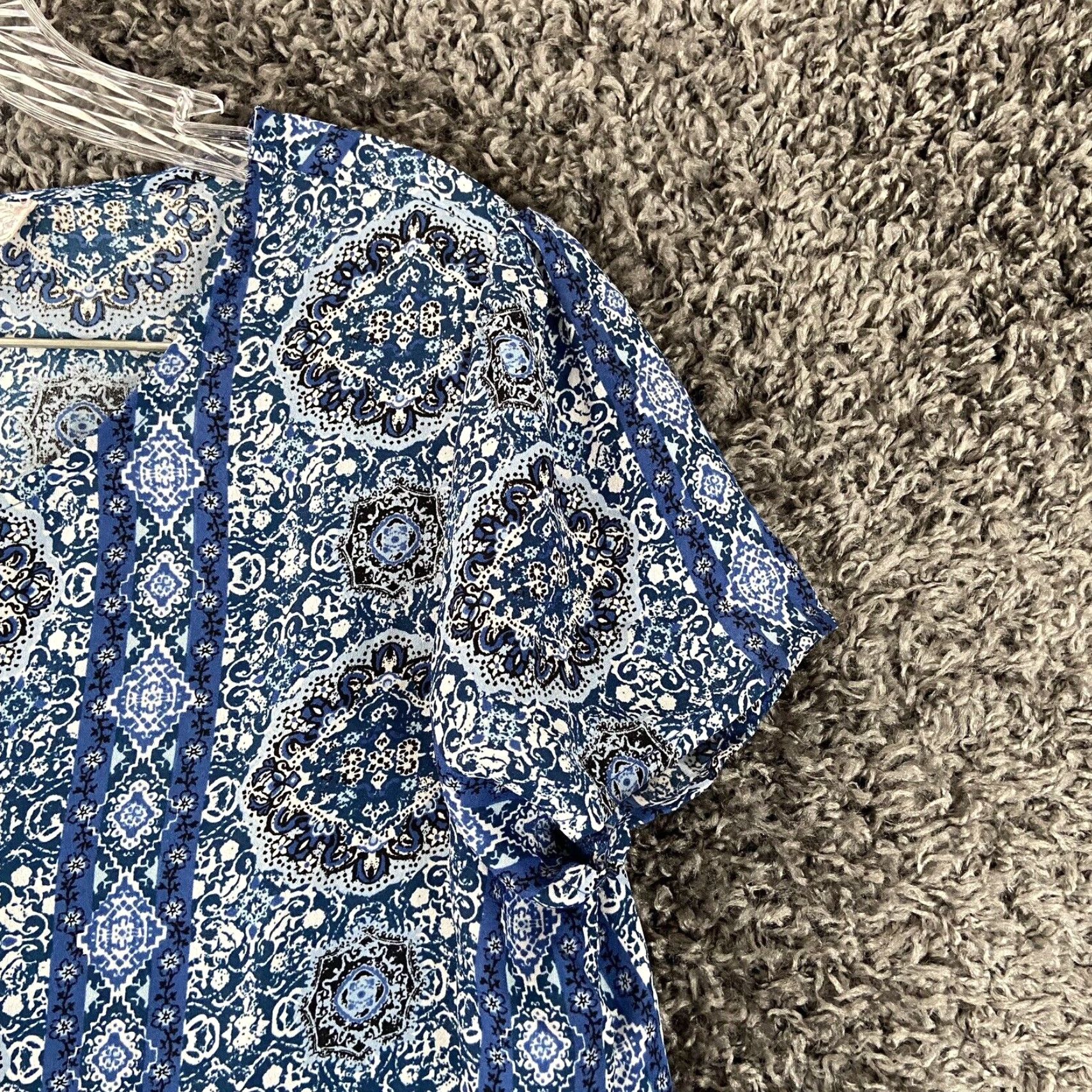 Vintage VINTAGE Pink Rose Blouse Women’s M Short Sleeve Floral Print Cut Out Blue Rose Size M / US 6-8 / IT 42-44 - 4 Thumbnail