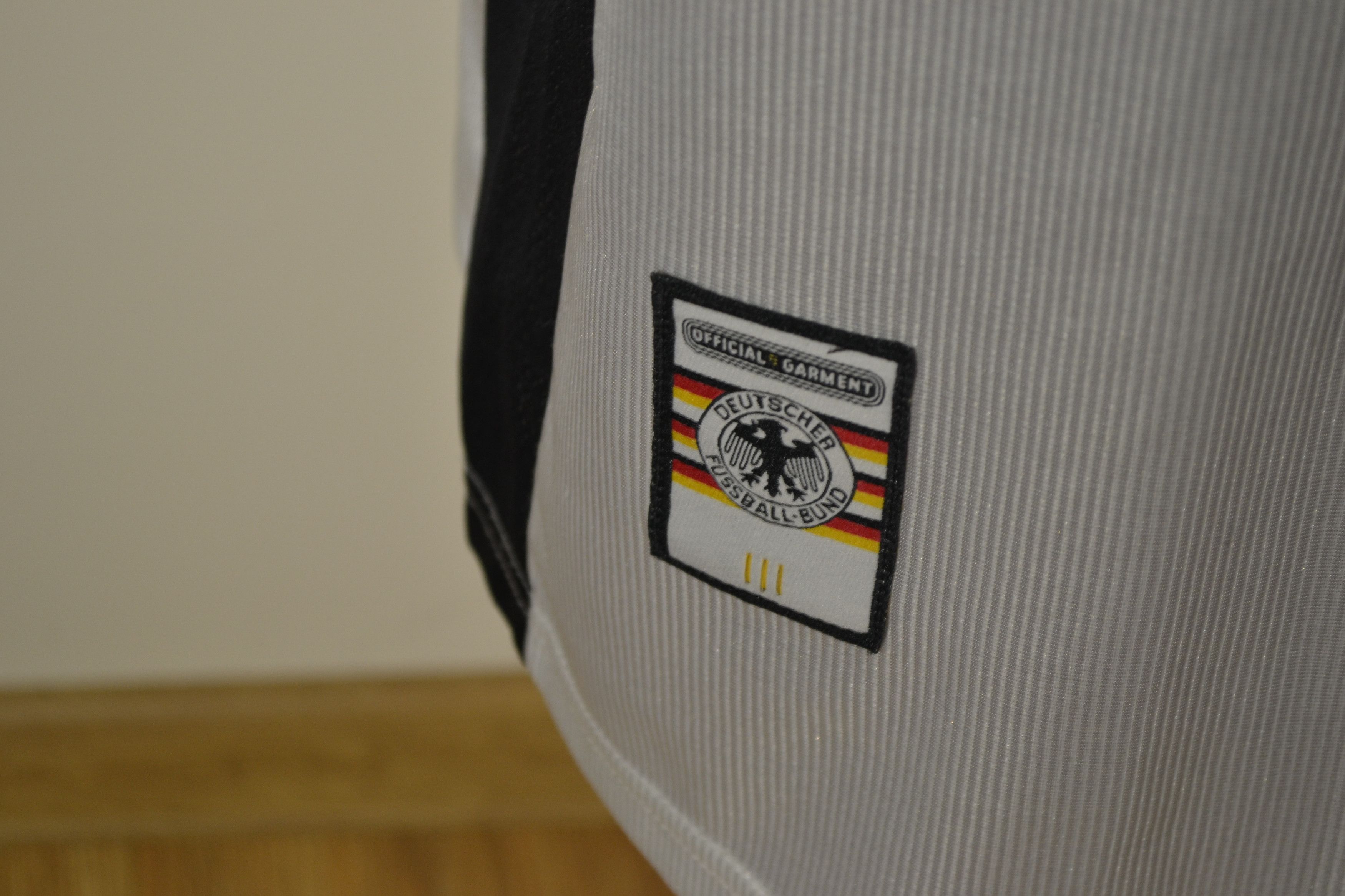 Adidas Original 1998/1999 Germany National Team Home Shirt Size US L / EU 52-54 / 3 - 4 Thumbnail