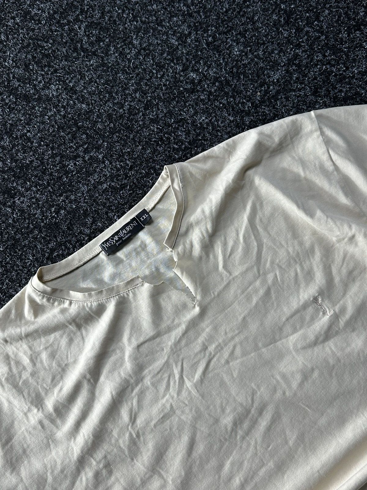 Yves Saint Laurent 🚨 VINTAGE YSL BEIGE TEE YVES SAINT LAURENT OLD MONEY LOGO Size US XXL / EU 58 / 5 - 3 Thumbnail
