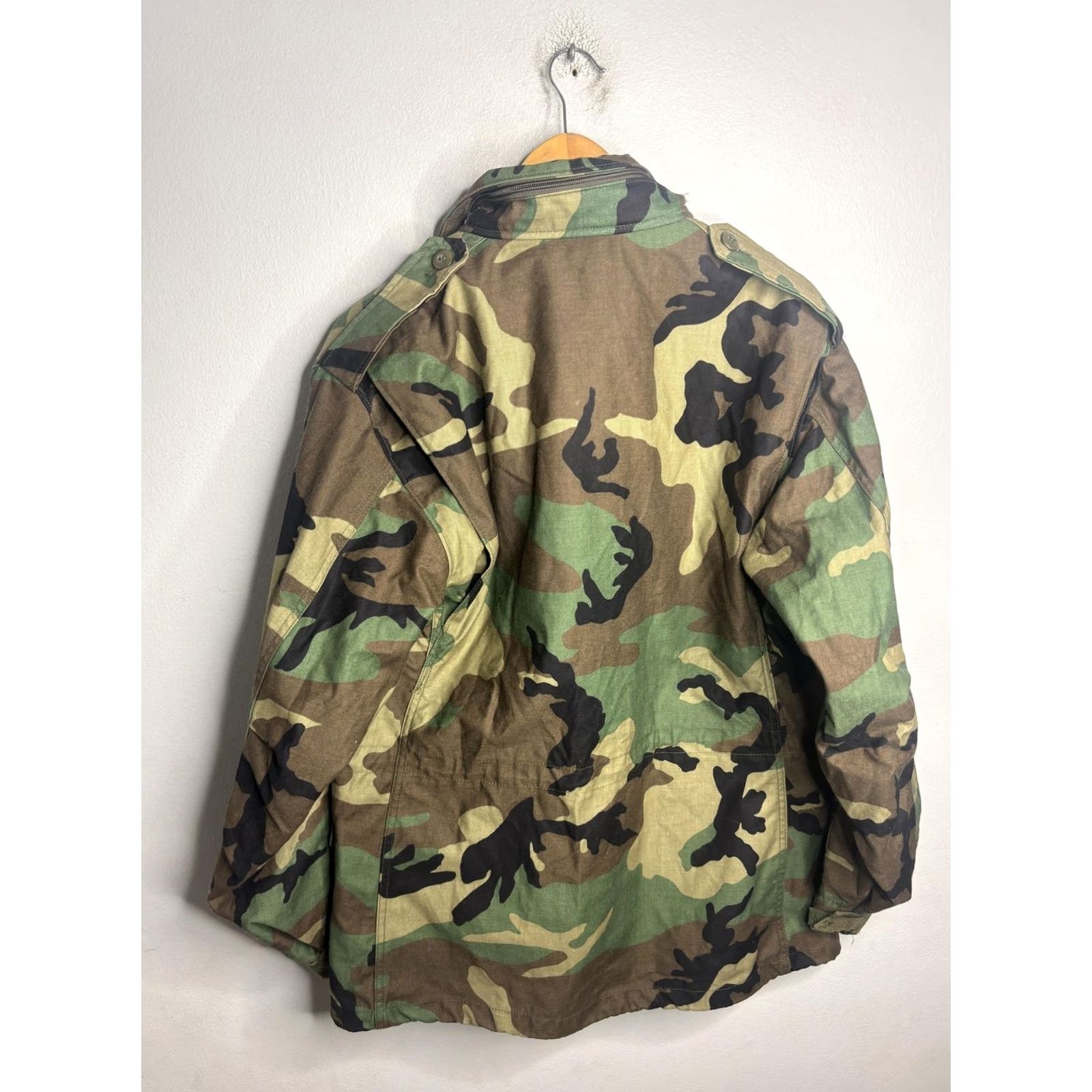 Vintage US Army Field Jacket Mens M Regular Woodland Camo M-65 Cold Weather YKK Jacket Size US M / EU 48-50 / 2 - 5 Thumbnail