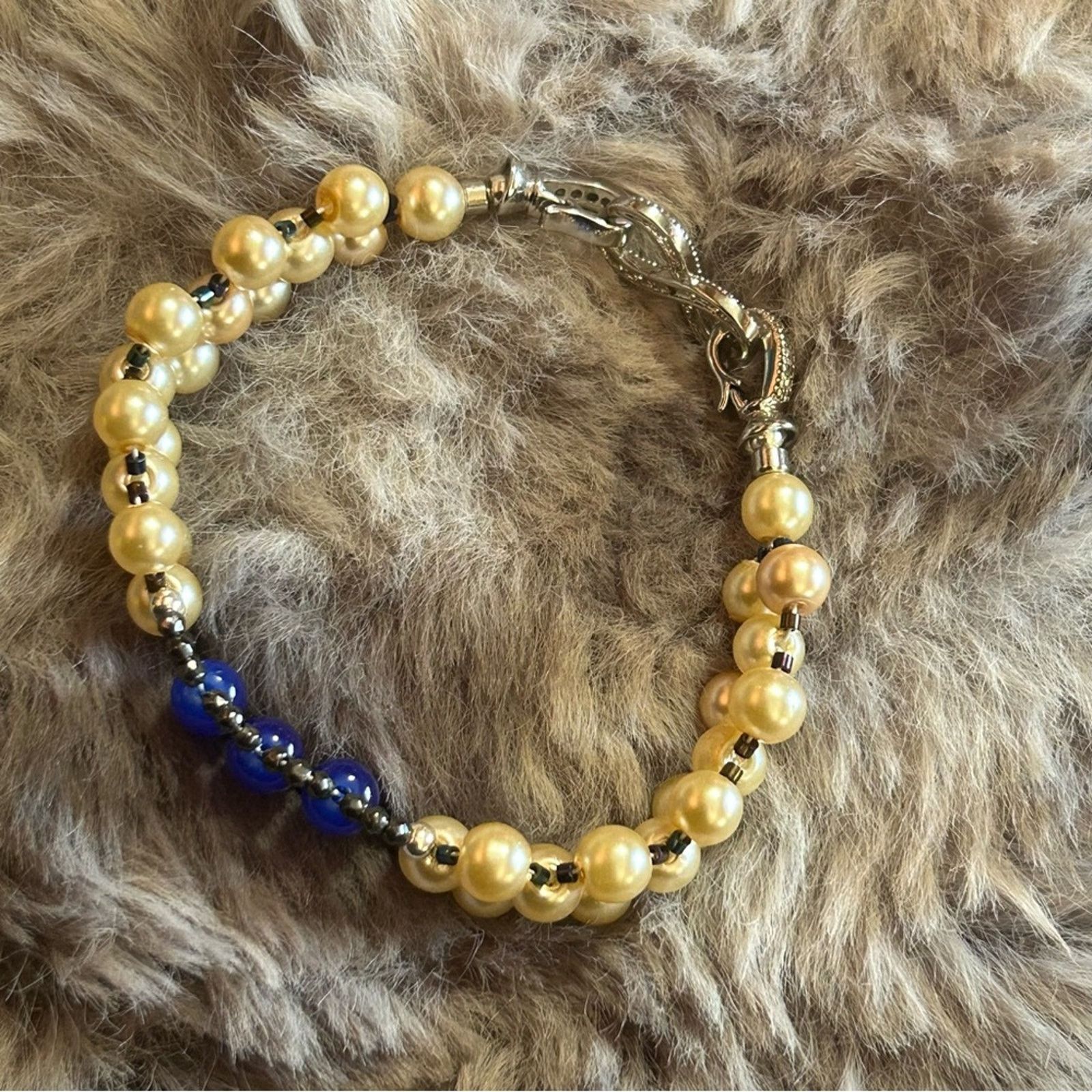 Handmade Handcrafted light champagne Czech glass pearl bracelet Size ONE SIZE - 11 Thumbnail