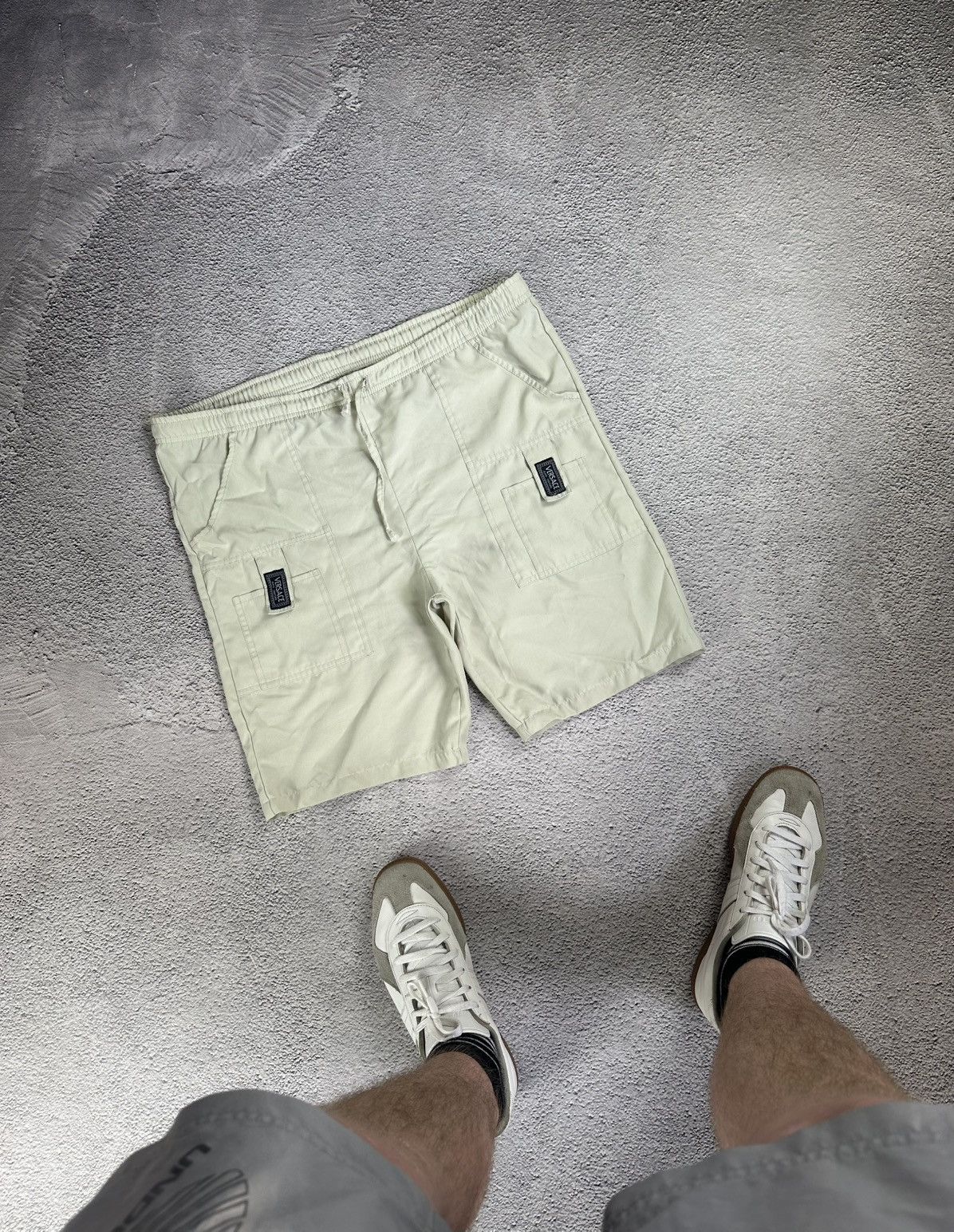 Versace Jeans Couture × Vintage Vintage Versace Jeans Couture Baggy Short Old Money Style Size US 36 / EU 52 - 1 Thumbnail