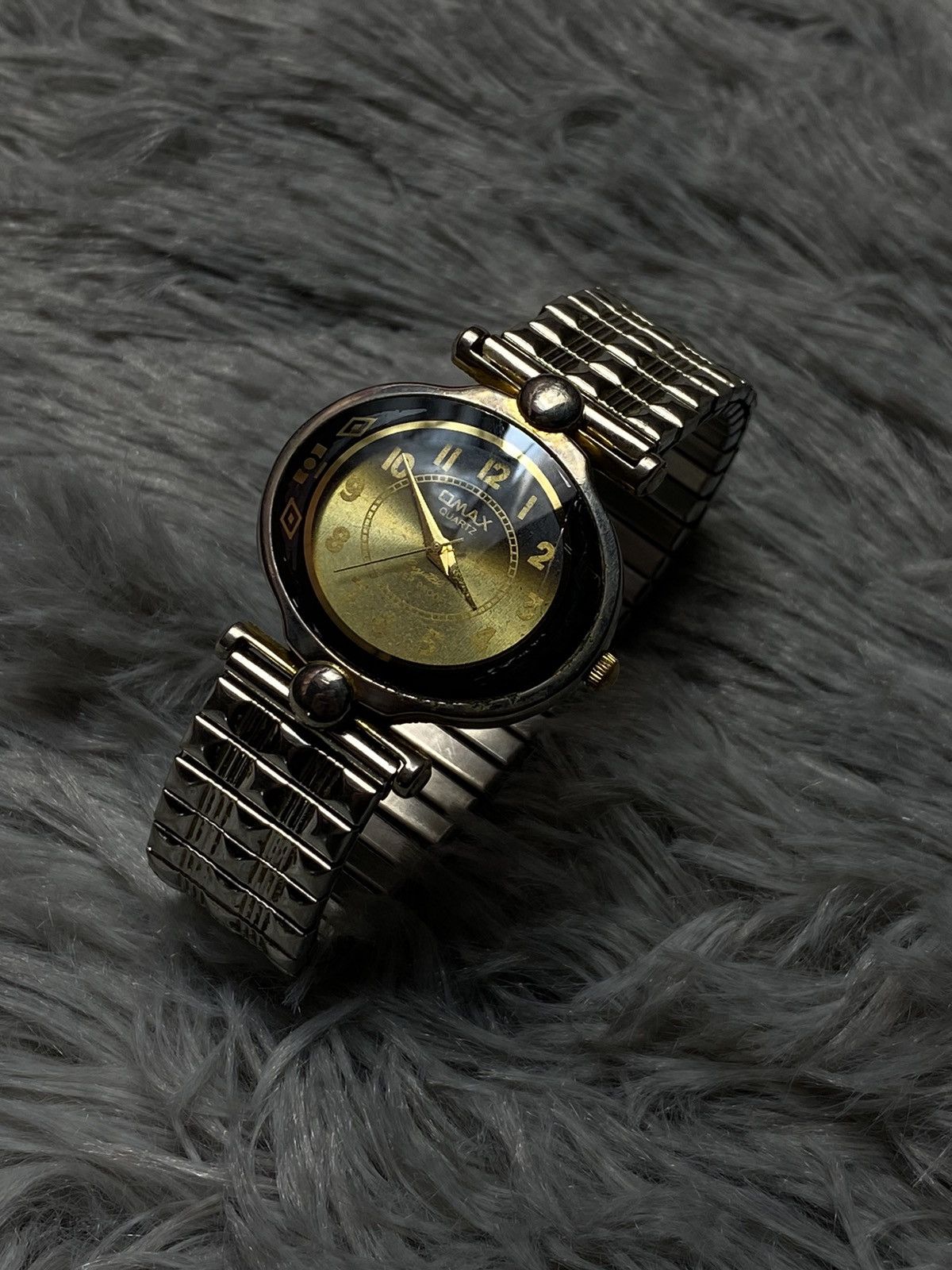 Jewelry × Vintage Omax Vintage Gold Dial Watch | Japan Movement | Unique Style Size ONE SIZE - 9 Thumbnail