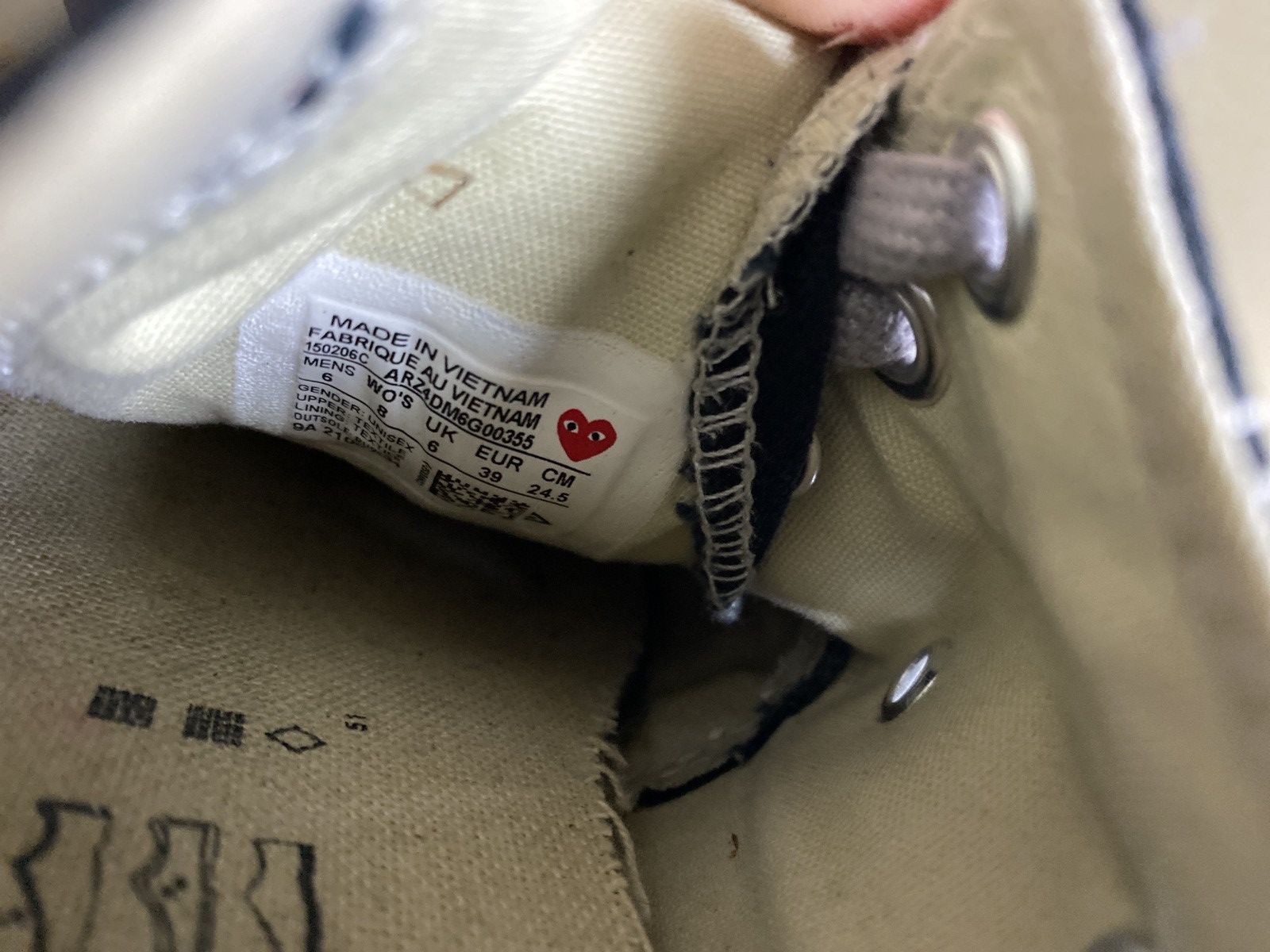 Comme des Garcons Commes des Garçons Converse Heart Size US 6 / EU 39 - 9 Thumbnail