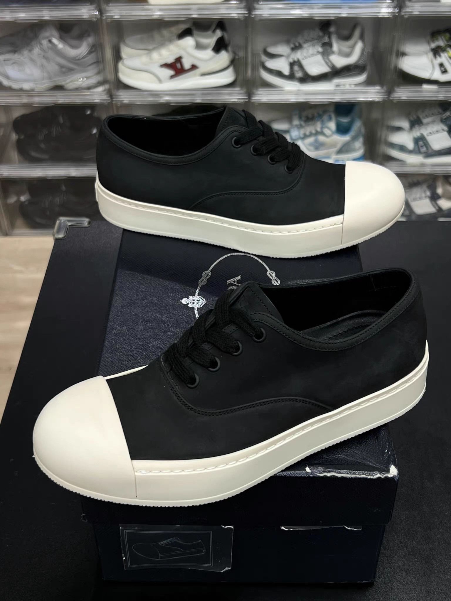 Prada PRADA Downtown Low-Top Leather Sneakers K15 Size US 6 / EU 39 - 1 Thumbnail