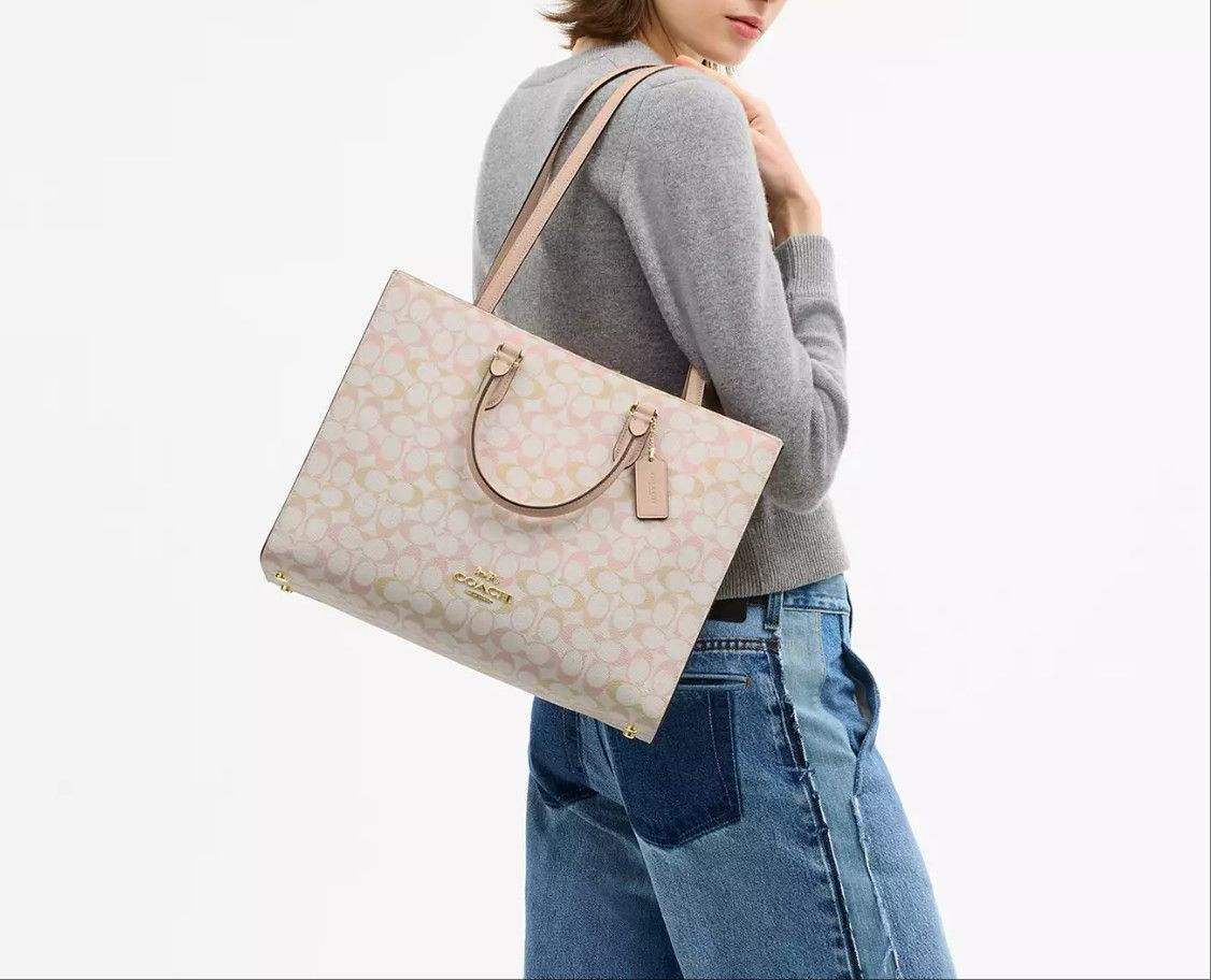Coach NWT Coach Maggie Tote Bag In Pretty Signature Canvas CDZ06 Size ONE SIZE - 12 Thumbnail