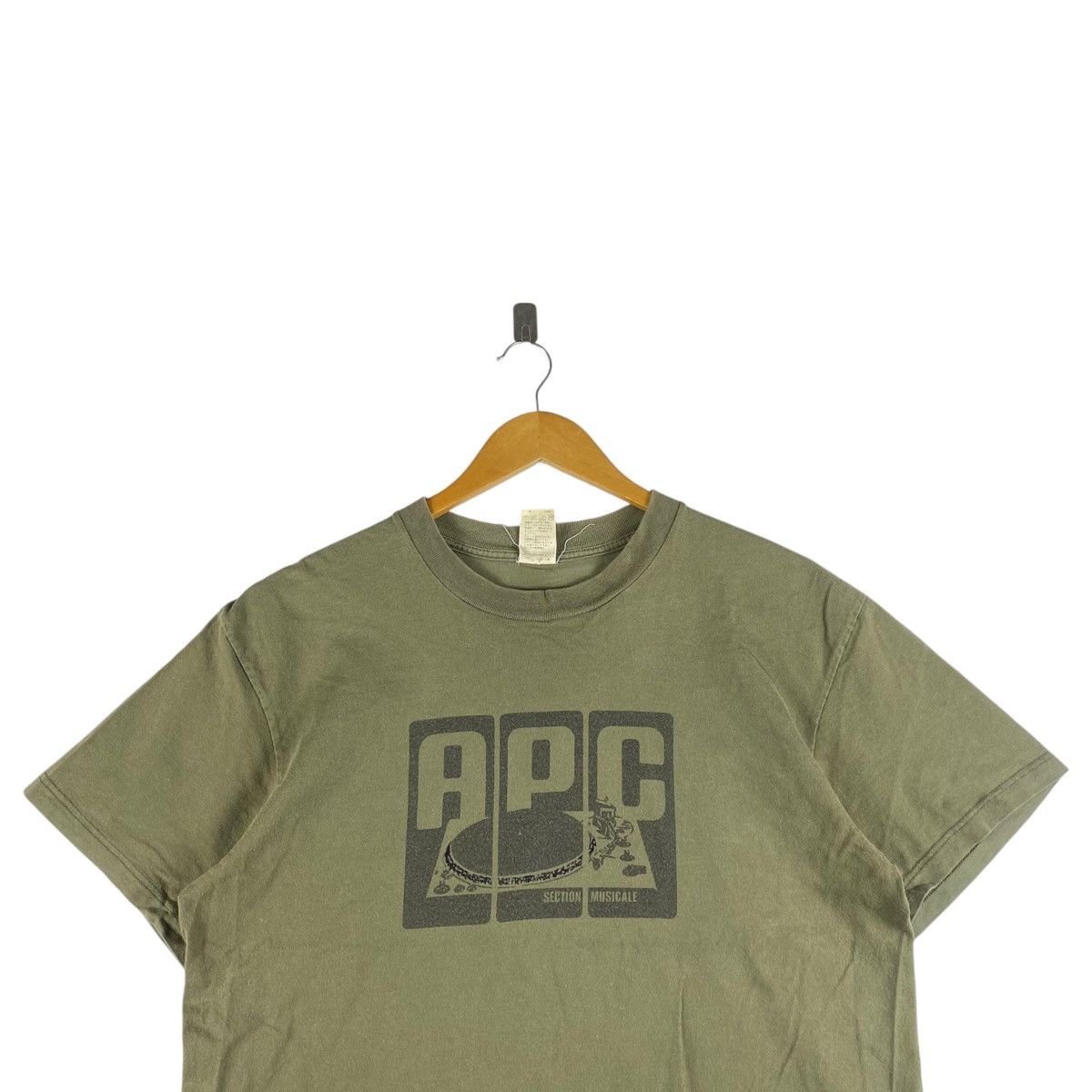 A.P.C. APC SECTION MUSICALE French Designer Logo Print Khaki Short Size US M / EU 48-50 / 2 - 2 Thumbnail