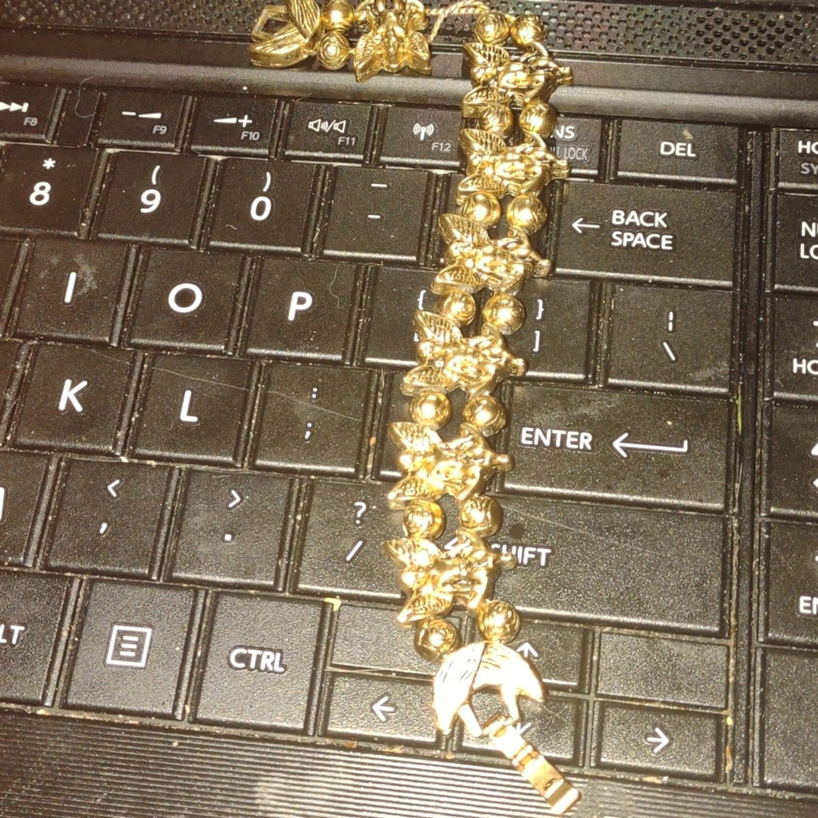 Vintage Absolutely beautiful gold angel bracelet Size ONE SIZE - 3 Thumbnail