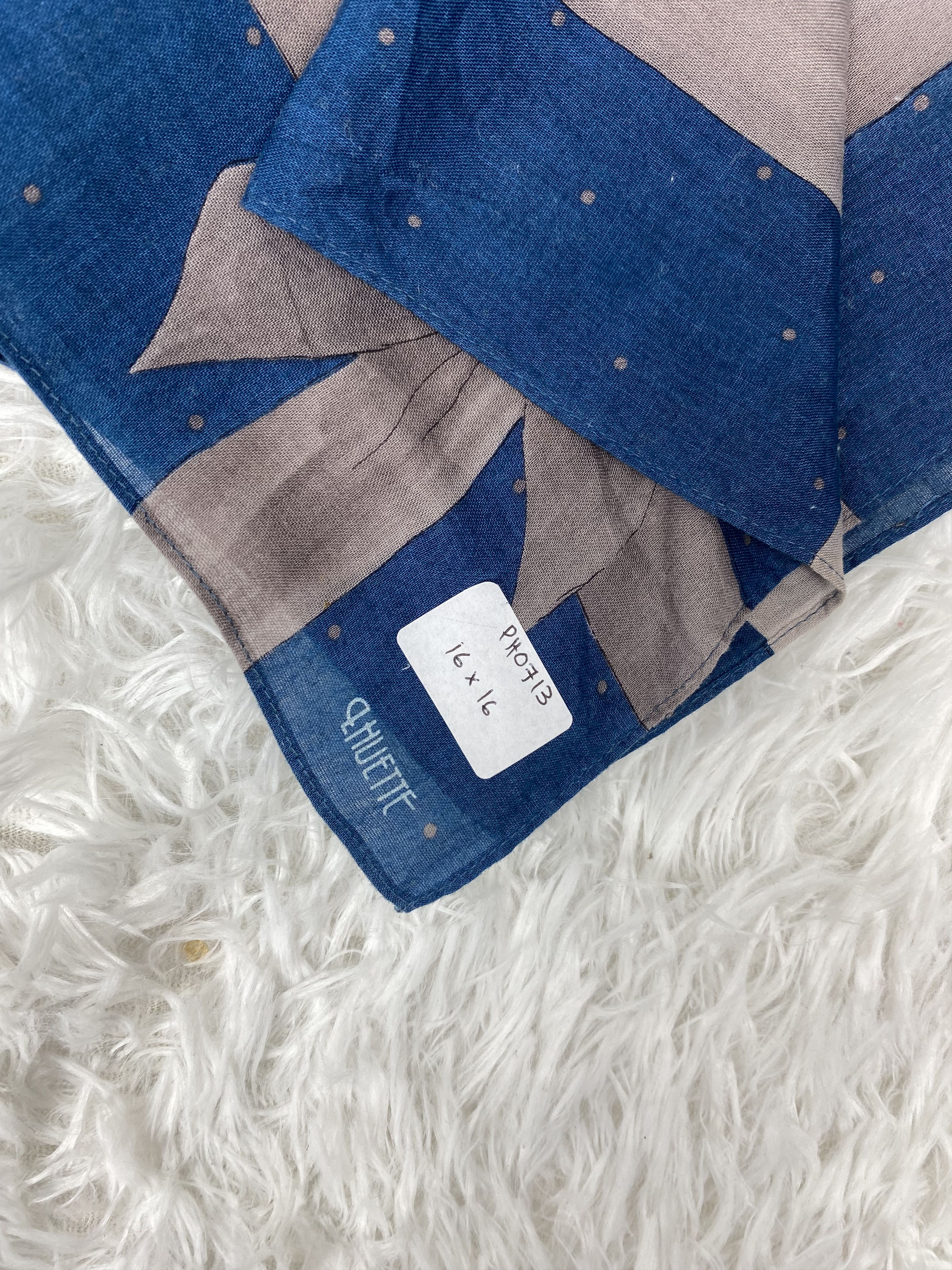 Vintage Vintage Qhuette Handkerchief Neckerchief PH0713 Size ONE SIZE - 2 Thumbnail