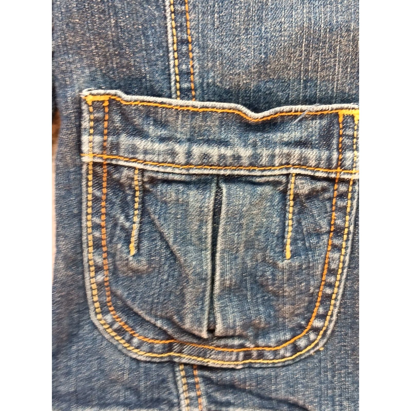 Levi's Levi's Denim Jacket Women Cropped Blue Embroidered Strawberry Elbow Patches M Size Jean Size 32" / US 10 / IT 46 - 7 Thumbnail