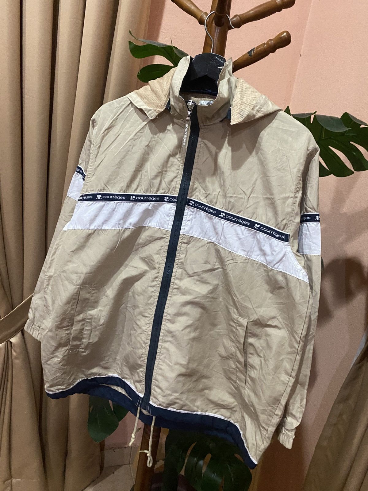 Courreges Vintage Courrèges Paris Beige Windbreaker Jacket 90s Sporty Size US M / EU 48-50 / 2 - 2 Thumbnail