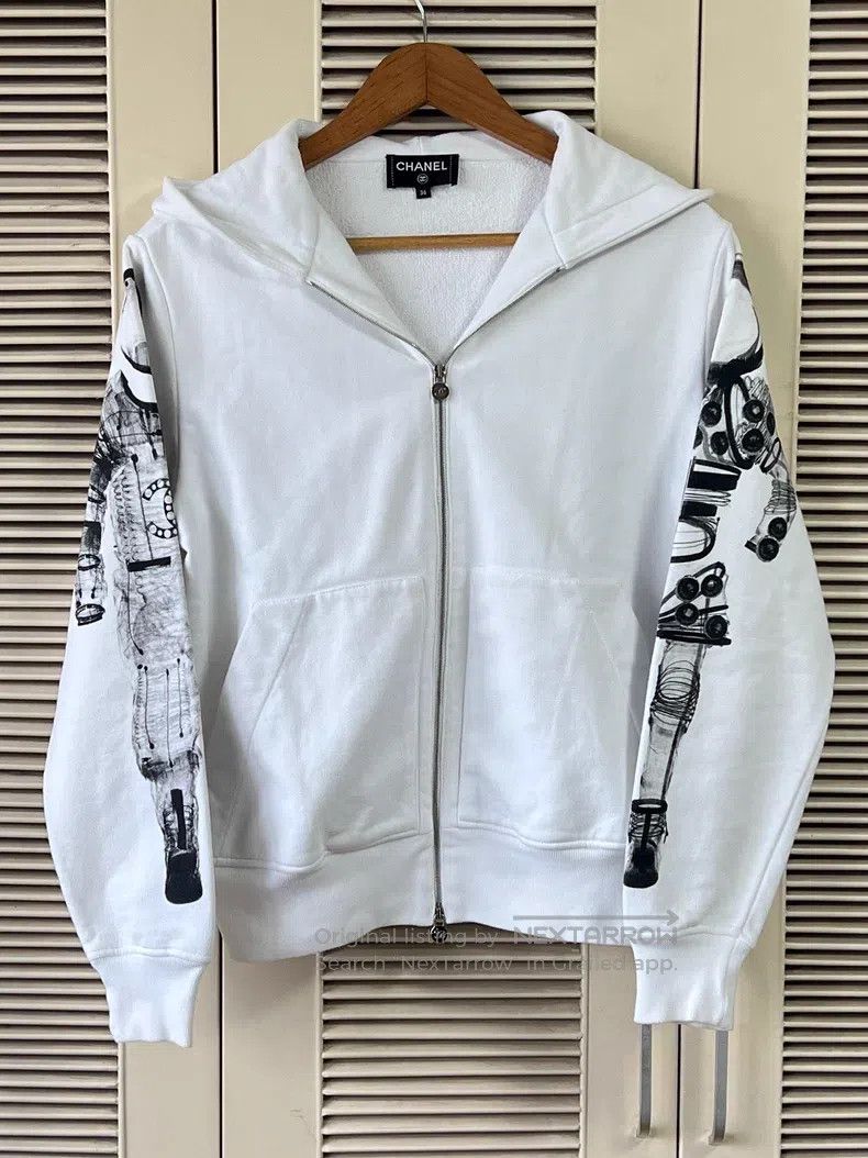 Chanel Chanel Astronaut Printed Hooded Sweatshirt Jacket Size XS / US 0-2 / IT 36-38 - 1 Thumbnail