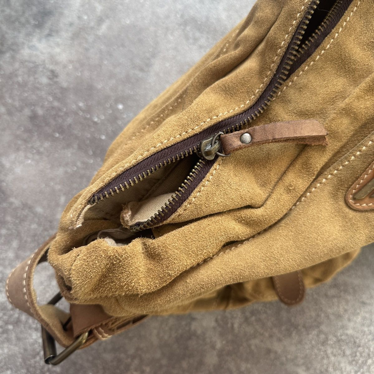If Six Was Nine Japanese Style Vintage Faded Leather Crossbody Bag Size ONE SIZE - 13 Thumbnail