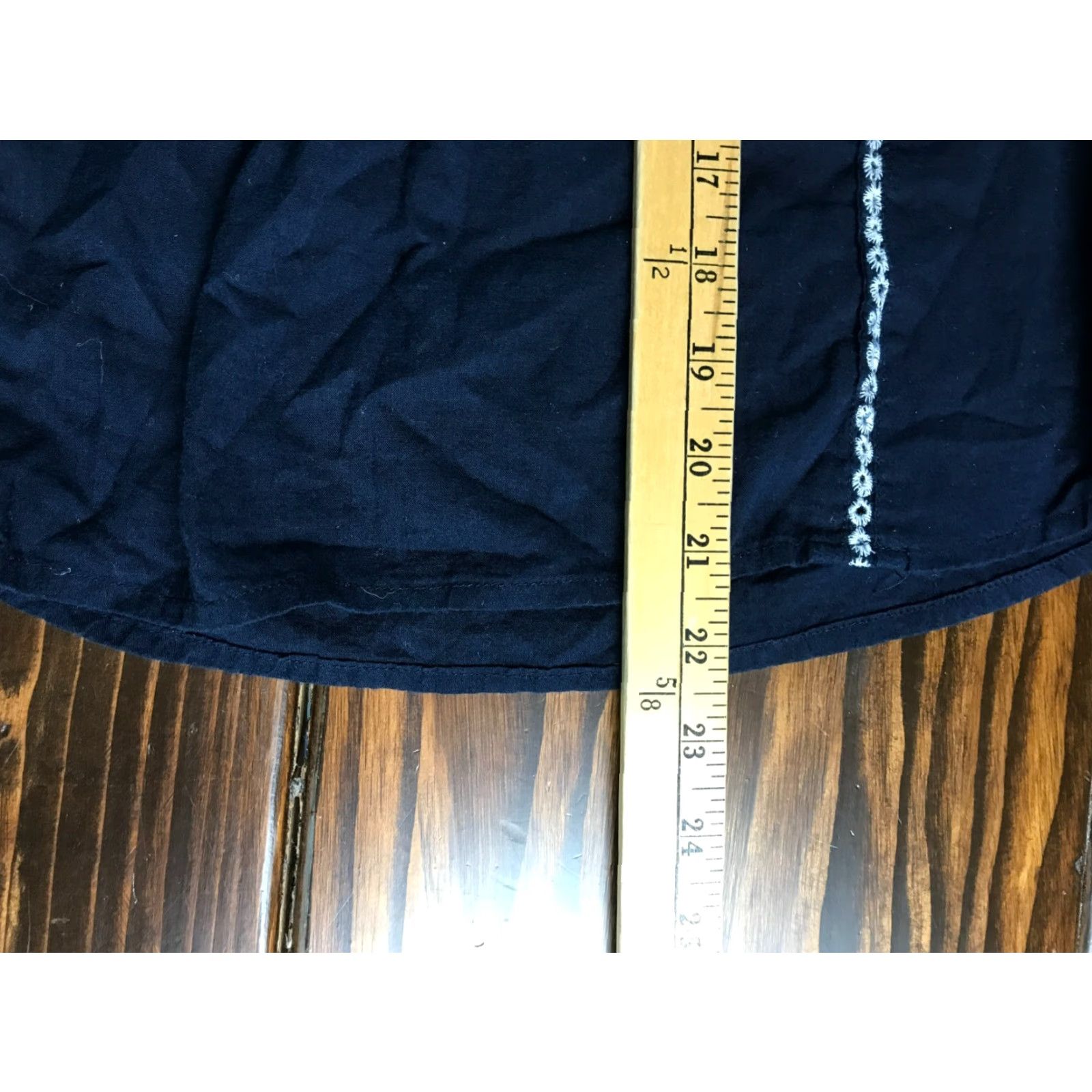 Forever 21 FOREVER 21 Tank Top Women's Large Navy Blue White Embroidered Floral Sleeveless Scoop Neck Casual Womens Size L / US 10 / IT 46 - 4 Thumbnail