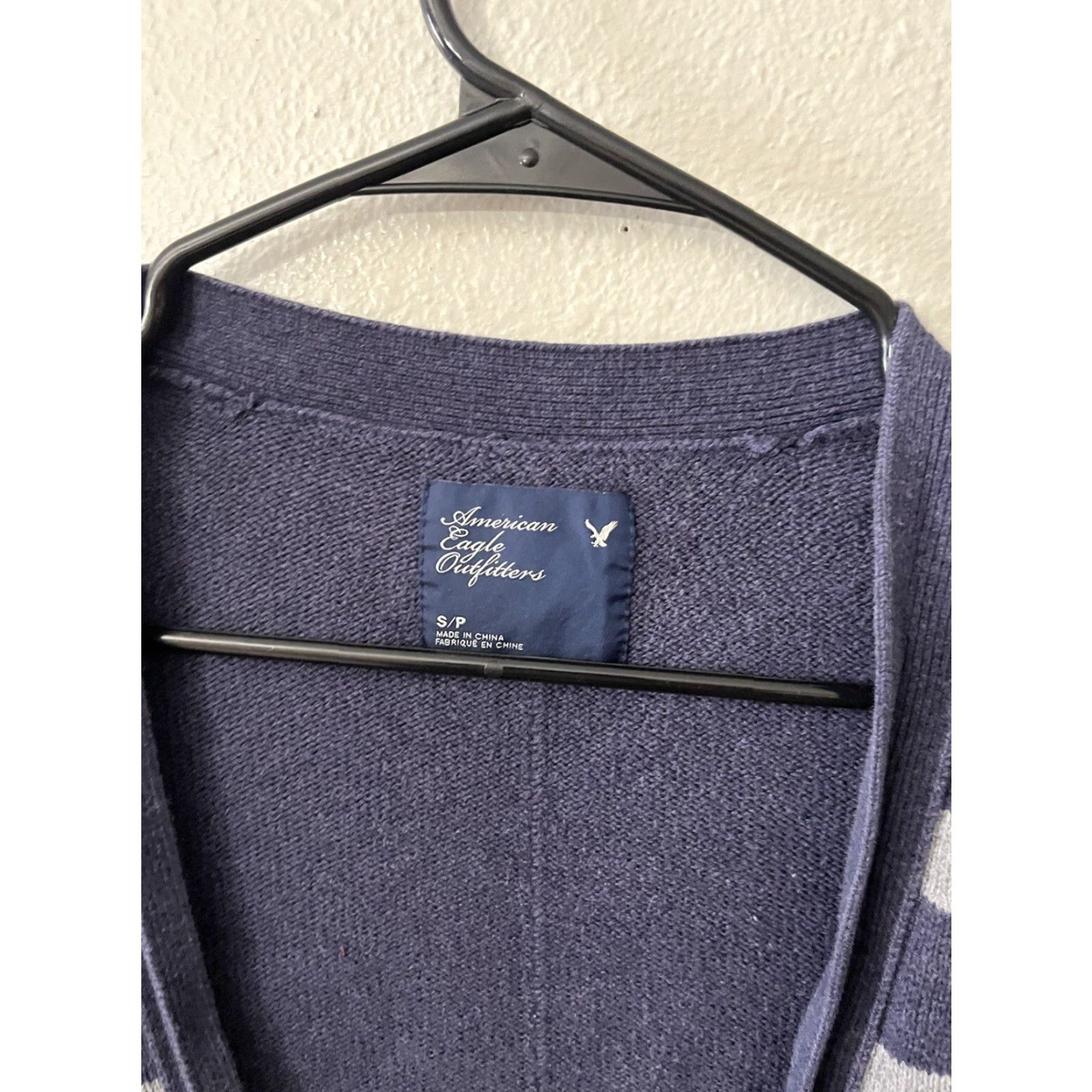 American Eagle Outfitters VINTAGE American Eagle Cardigan Sweater Womens Size Small Navy/Gray Button Front Stripe Size S / US 4 / IT 40 - 2 Thumbnail