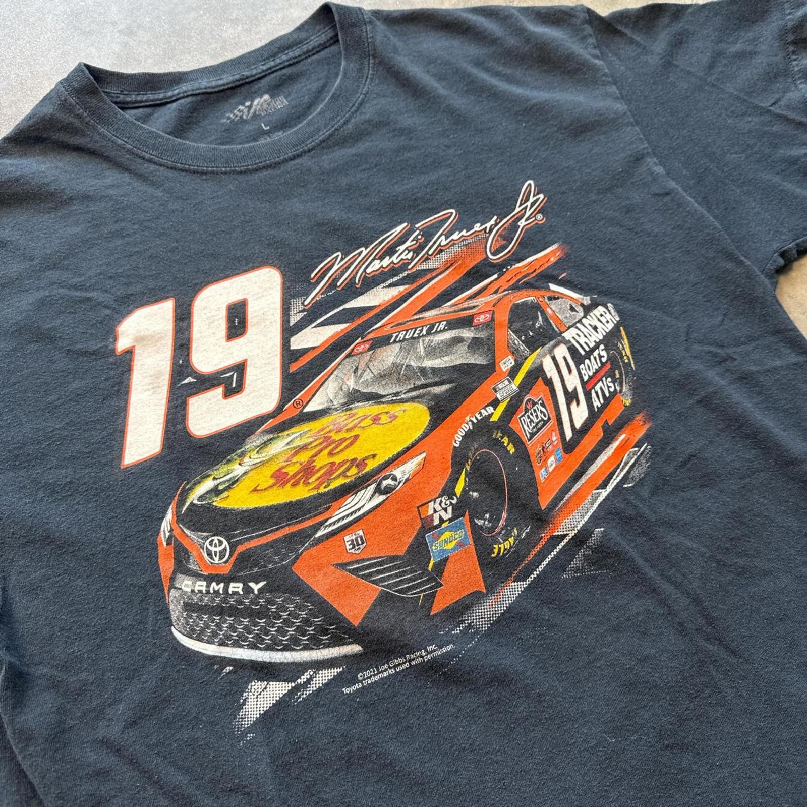 NASCAR Vintage Y2k Faded Martin Truex Jr #19 NASCAR Graphic T-Shirt Size US L / EU 52-54 / 3 - 3 Thumbnail