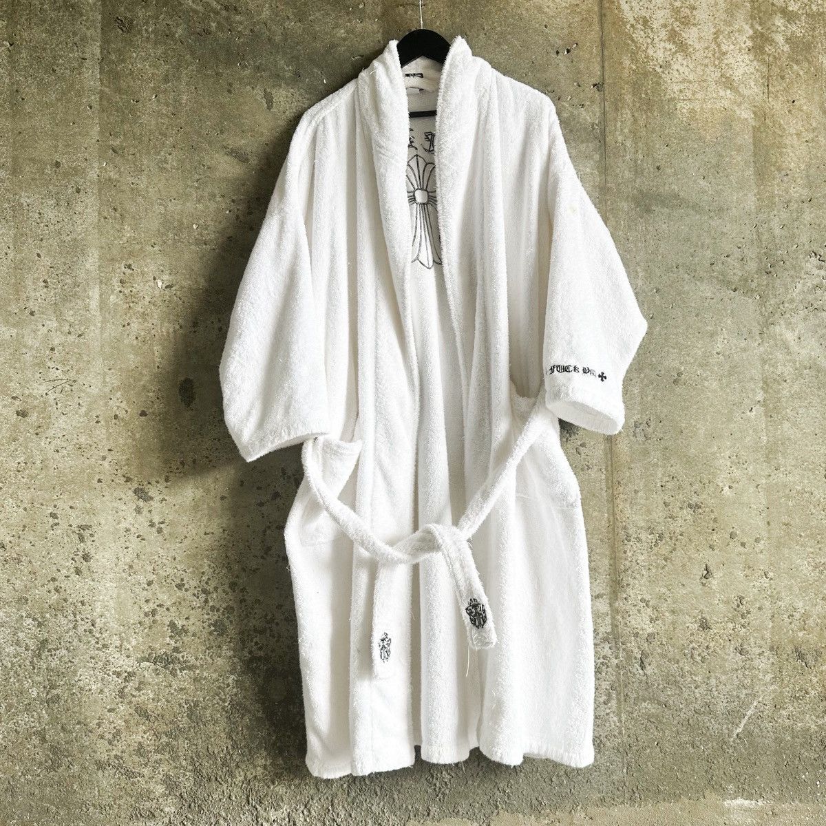 Chrome Hearts Chrome Hearts Embroidery Cross Logo Bath Robe Size US XL / EU 56 / 4 - 4 Thumbnail